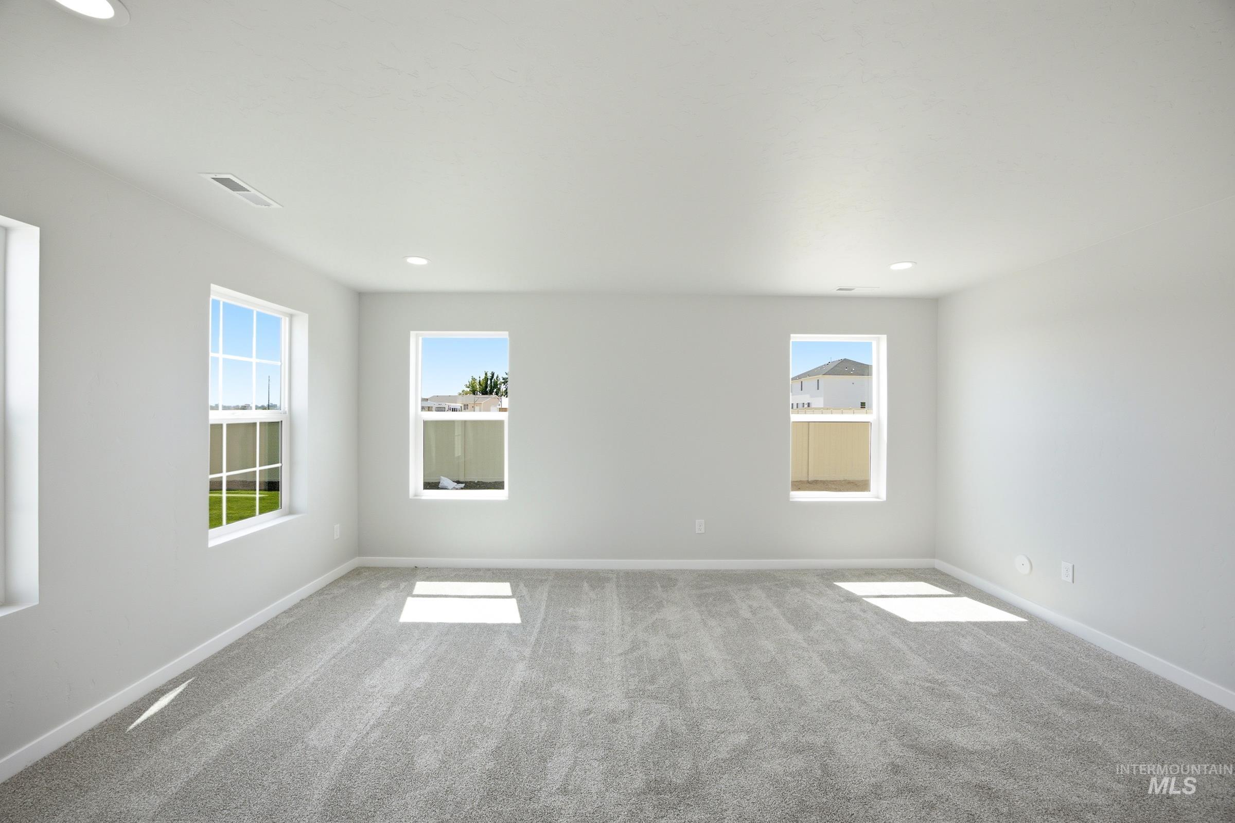 15337 Albatross Ave Property Photo 12
