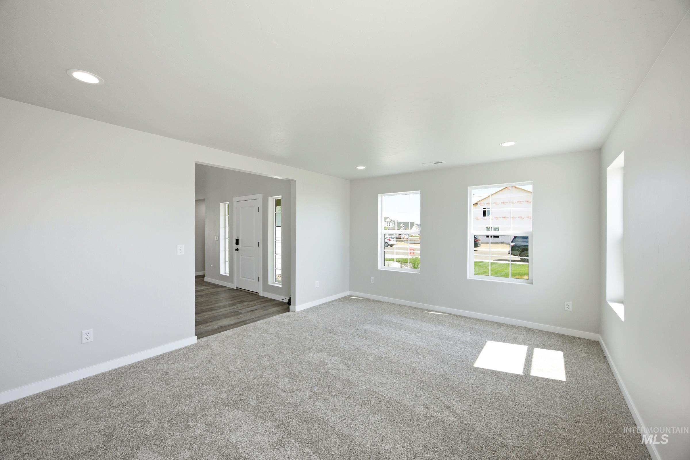 15337 Albatross Ave Property Photo 13