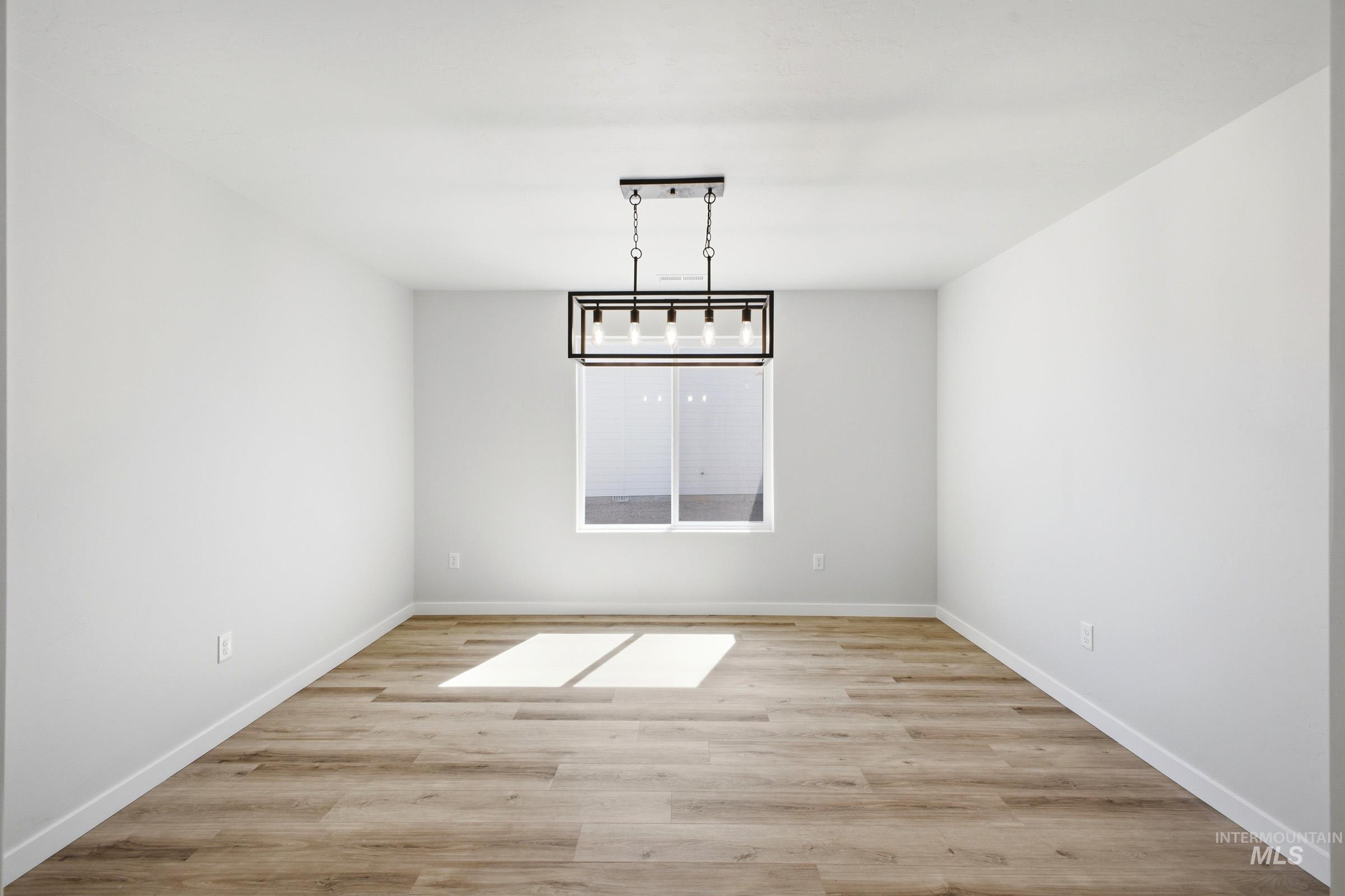 15337 Albatross Ave Property Photo 14