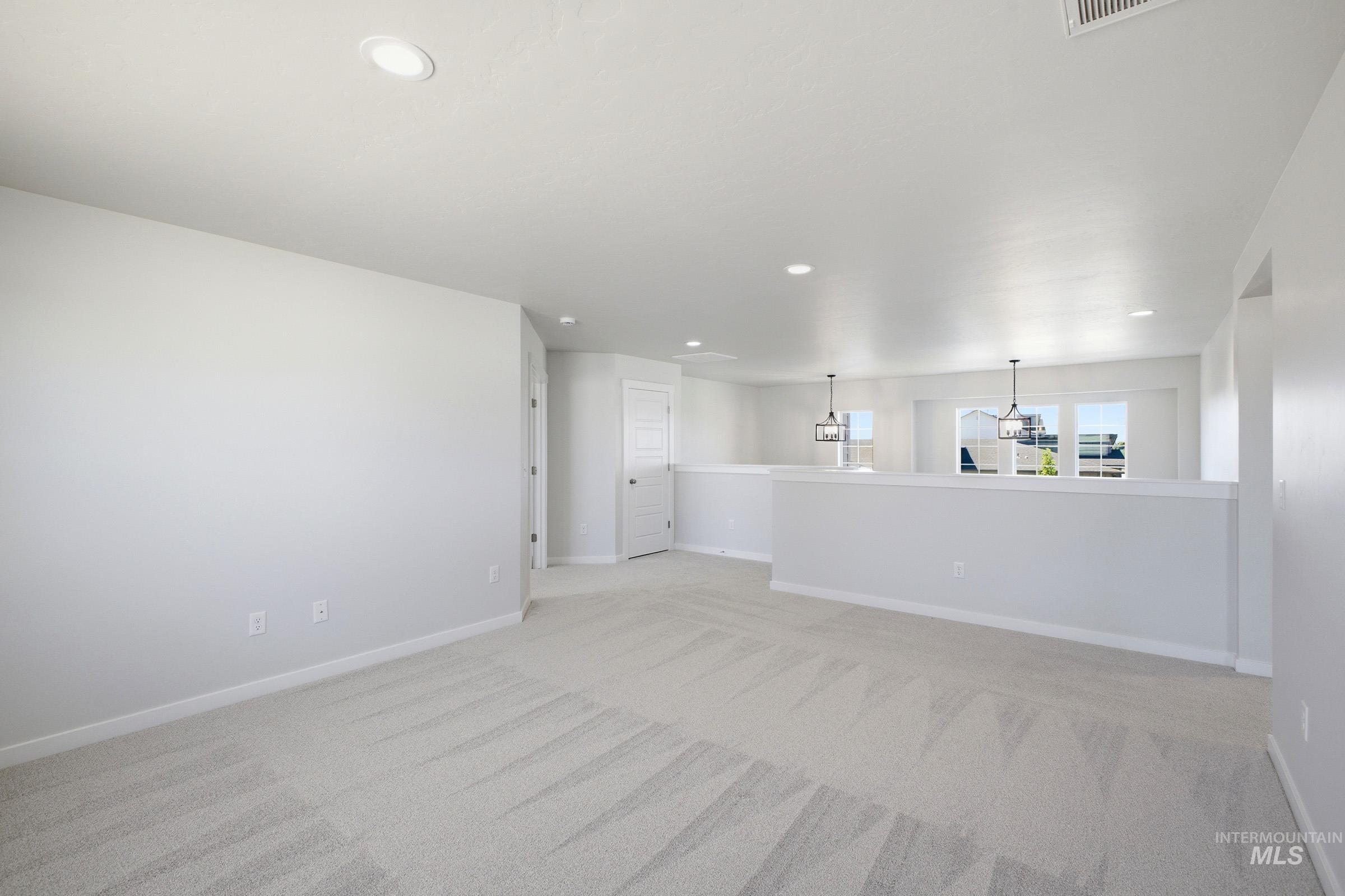 15337 Albatross Ave Property Photo 20