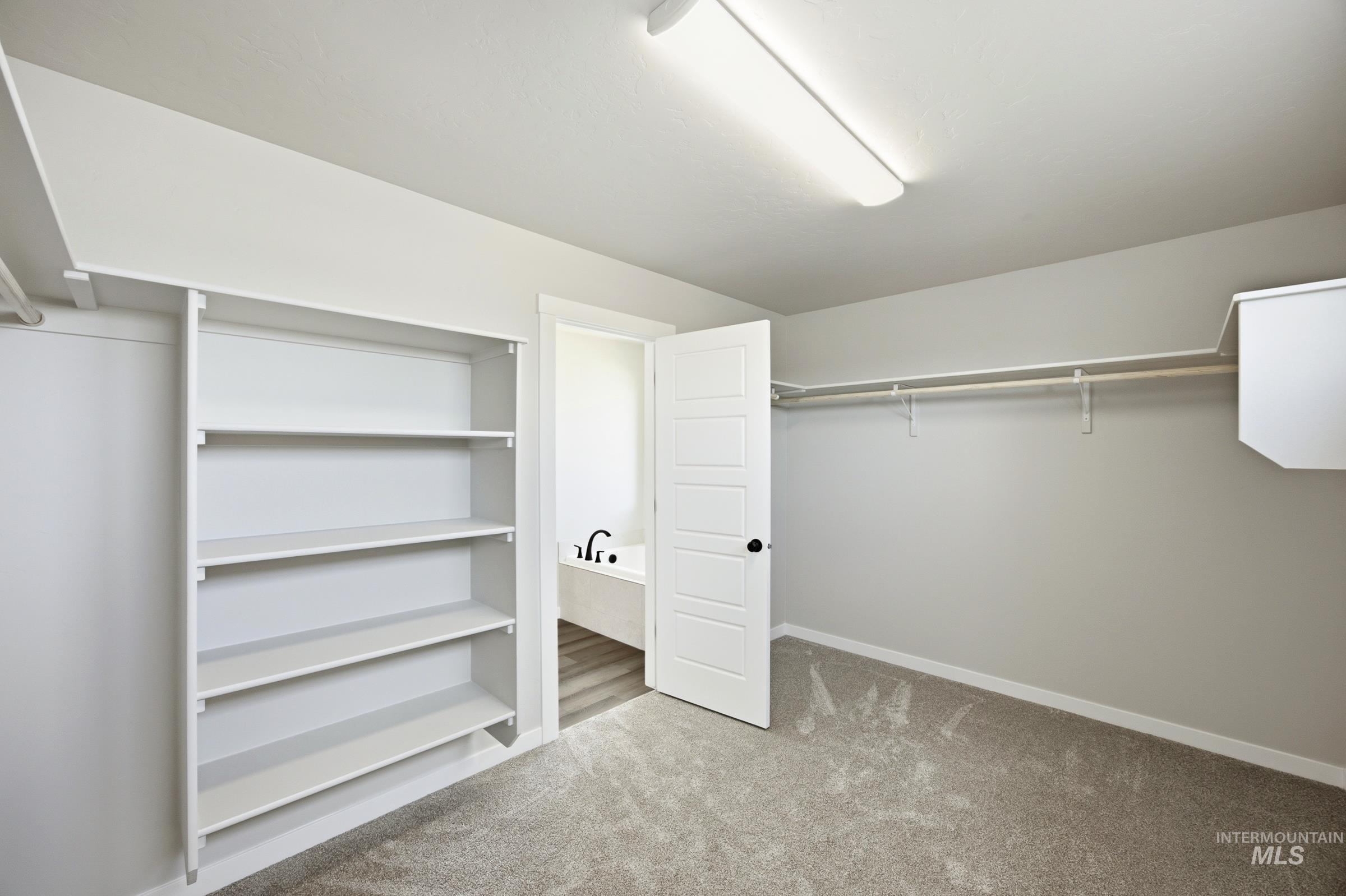 15337 Albatross Ave Property Photo 20