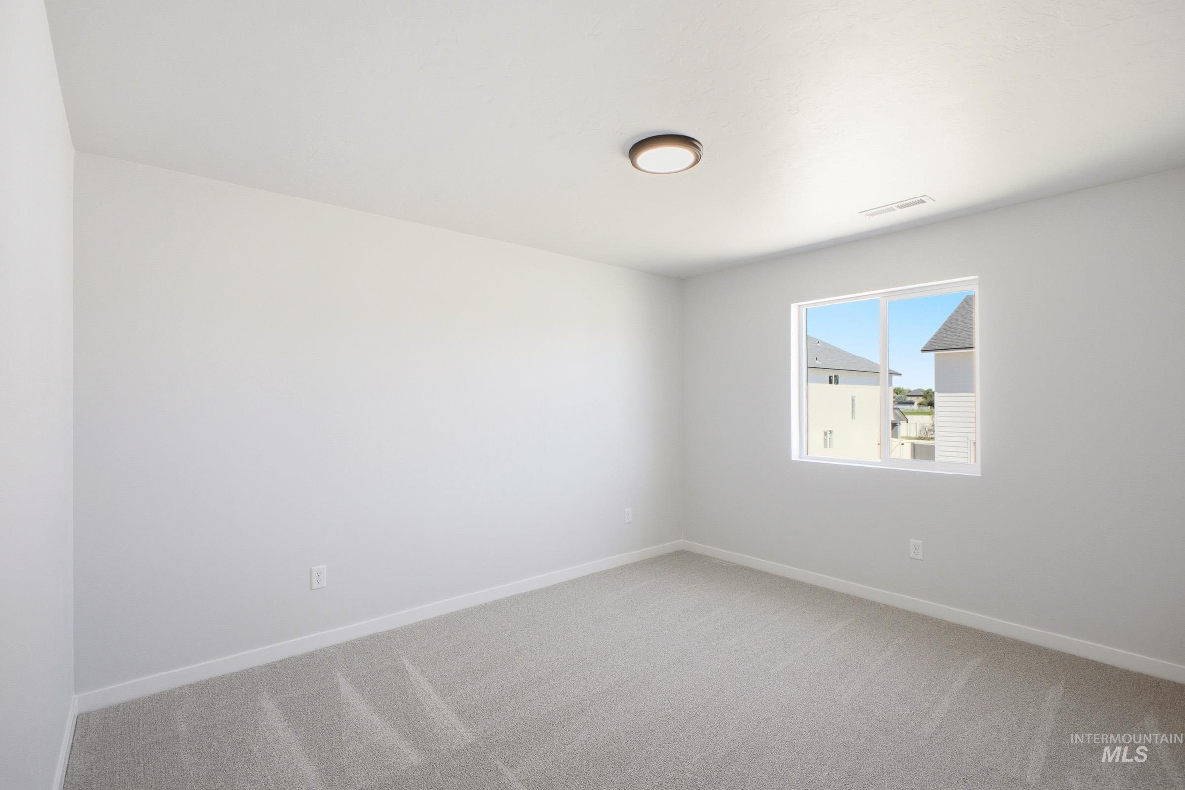 15337 Albatross Ave Property Photo 22