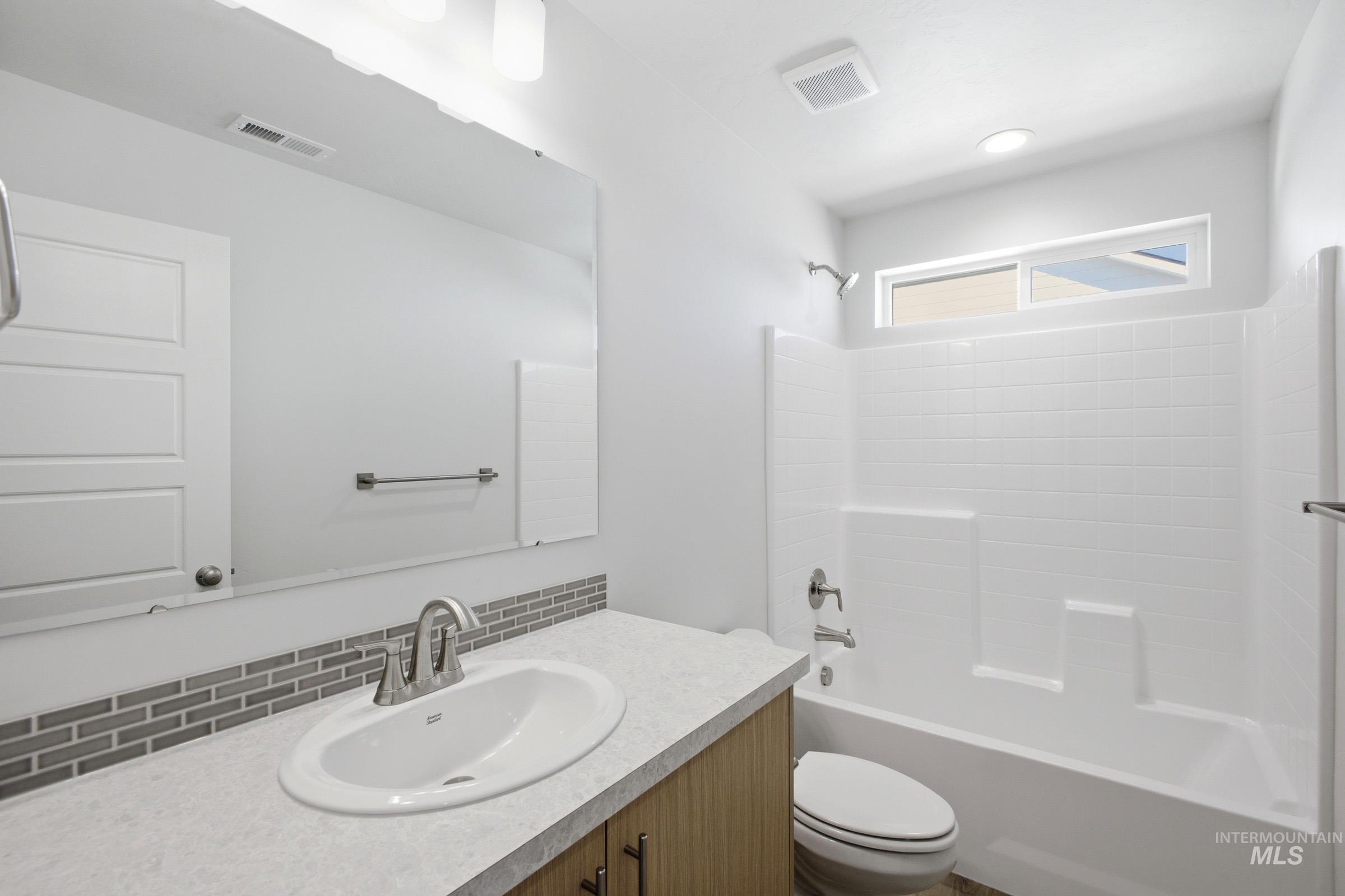 15337 Albatross Ave Property Photo 24