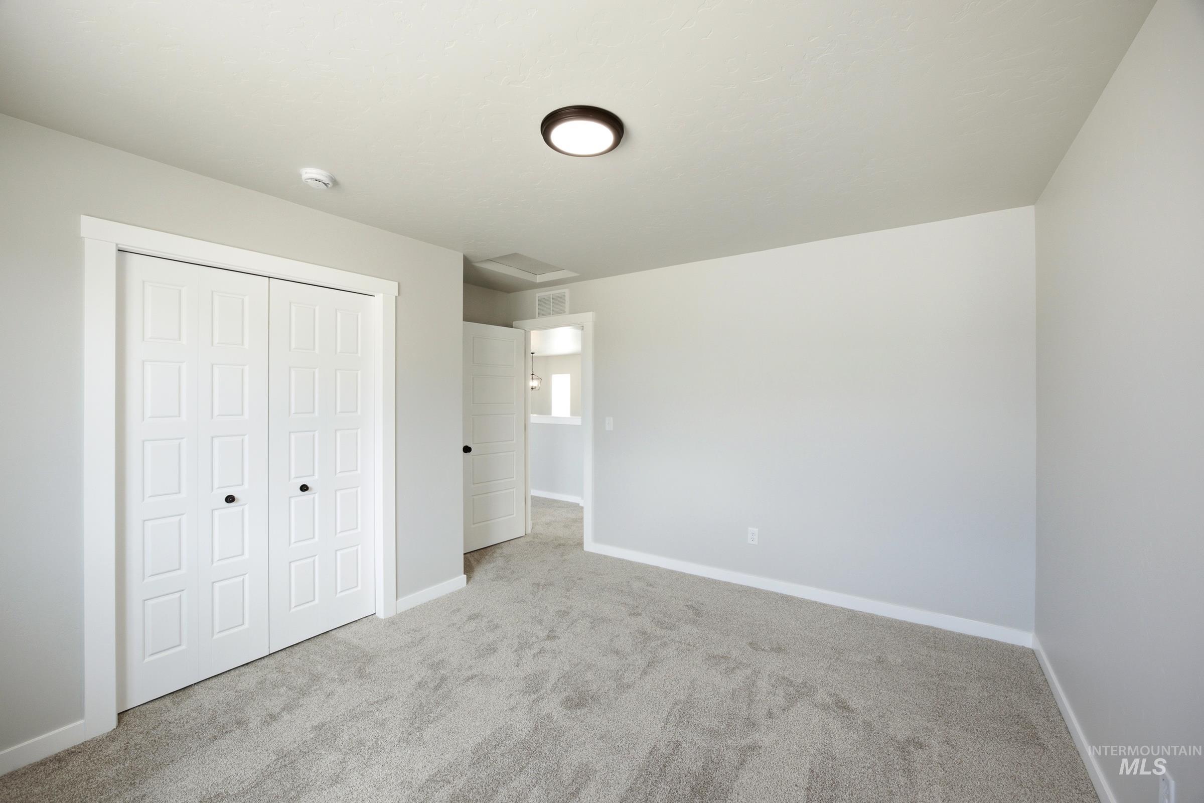 15337 Albatross Ave Property Photo 24