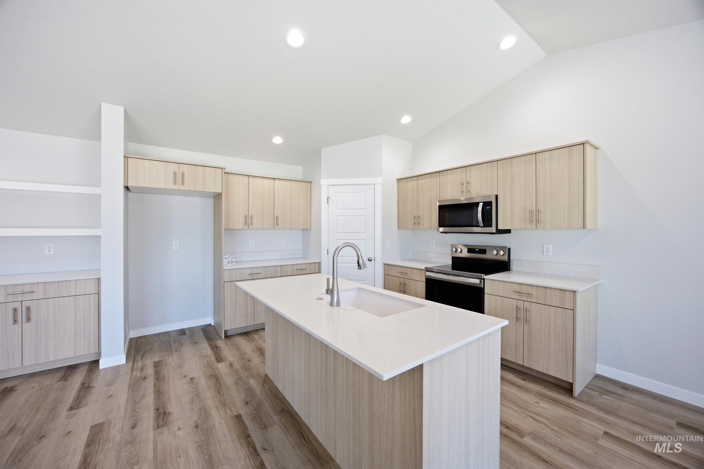 12877 Decatur St Property Photo 5