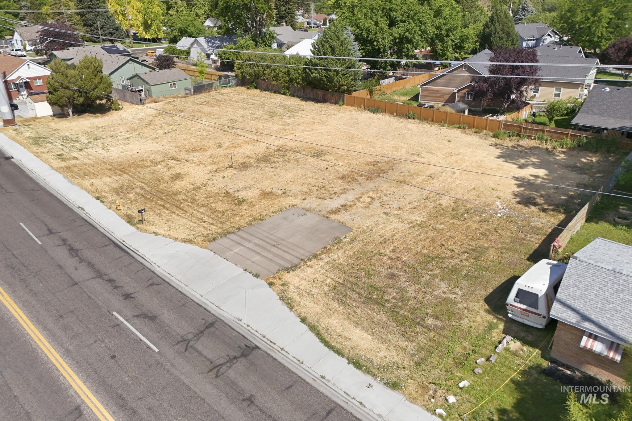 1604 E Amity Ave Property Photo 4