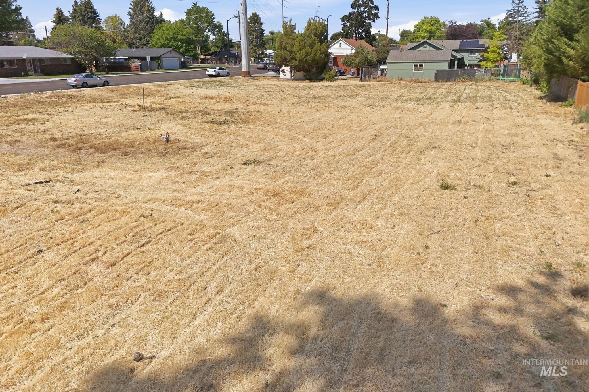 1604 E Amity Ave Property Photo 8