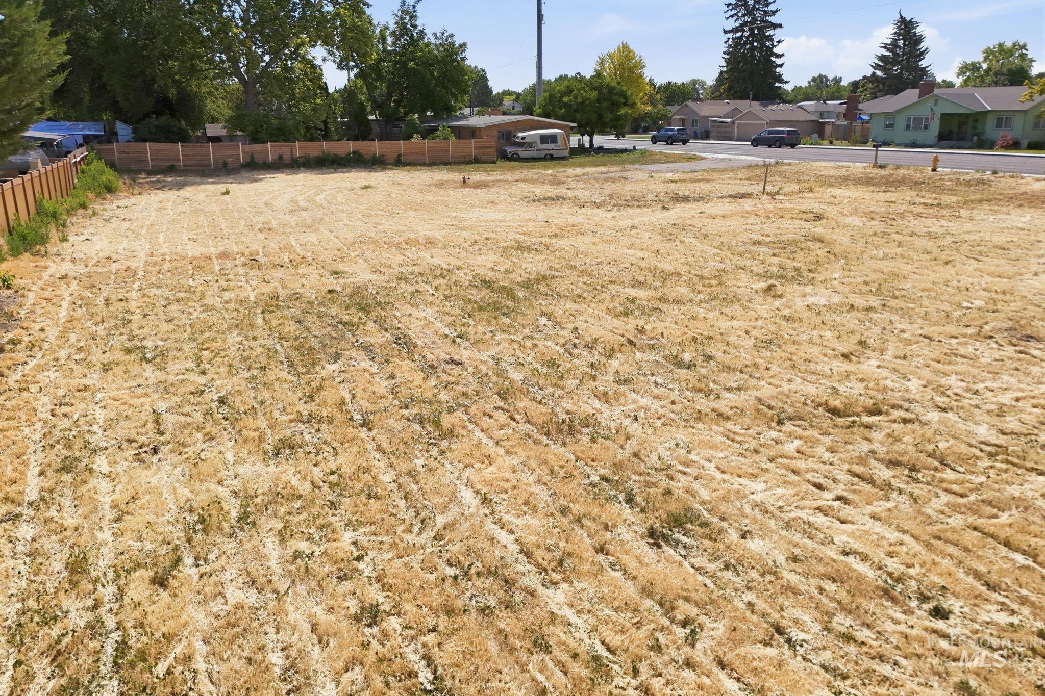 1604 E Amity Ave Property Photo 9