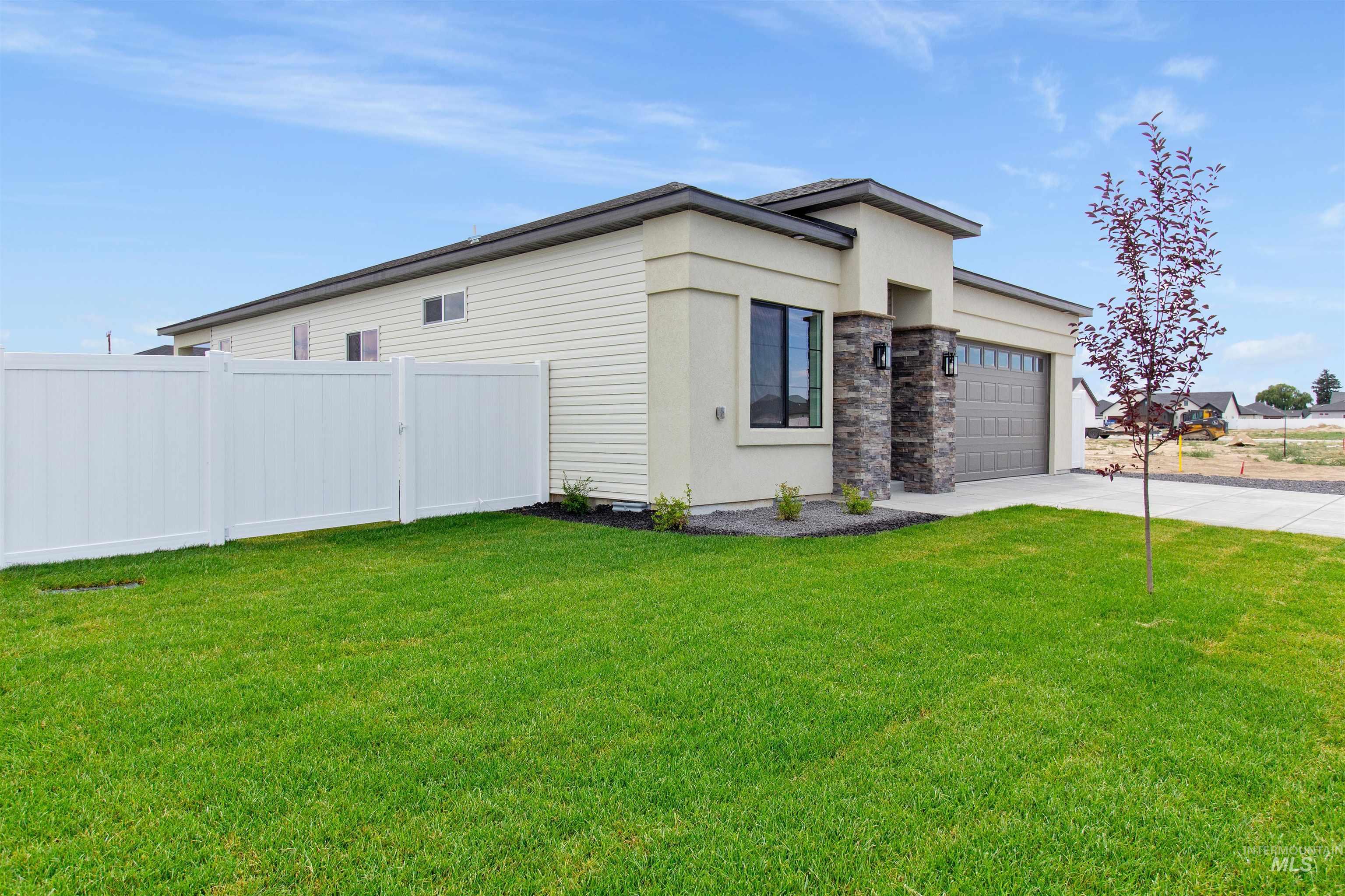 1109 Ira Burton Property Photo 4