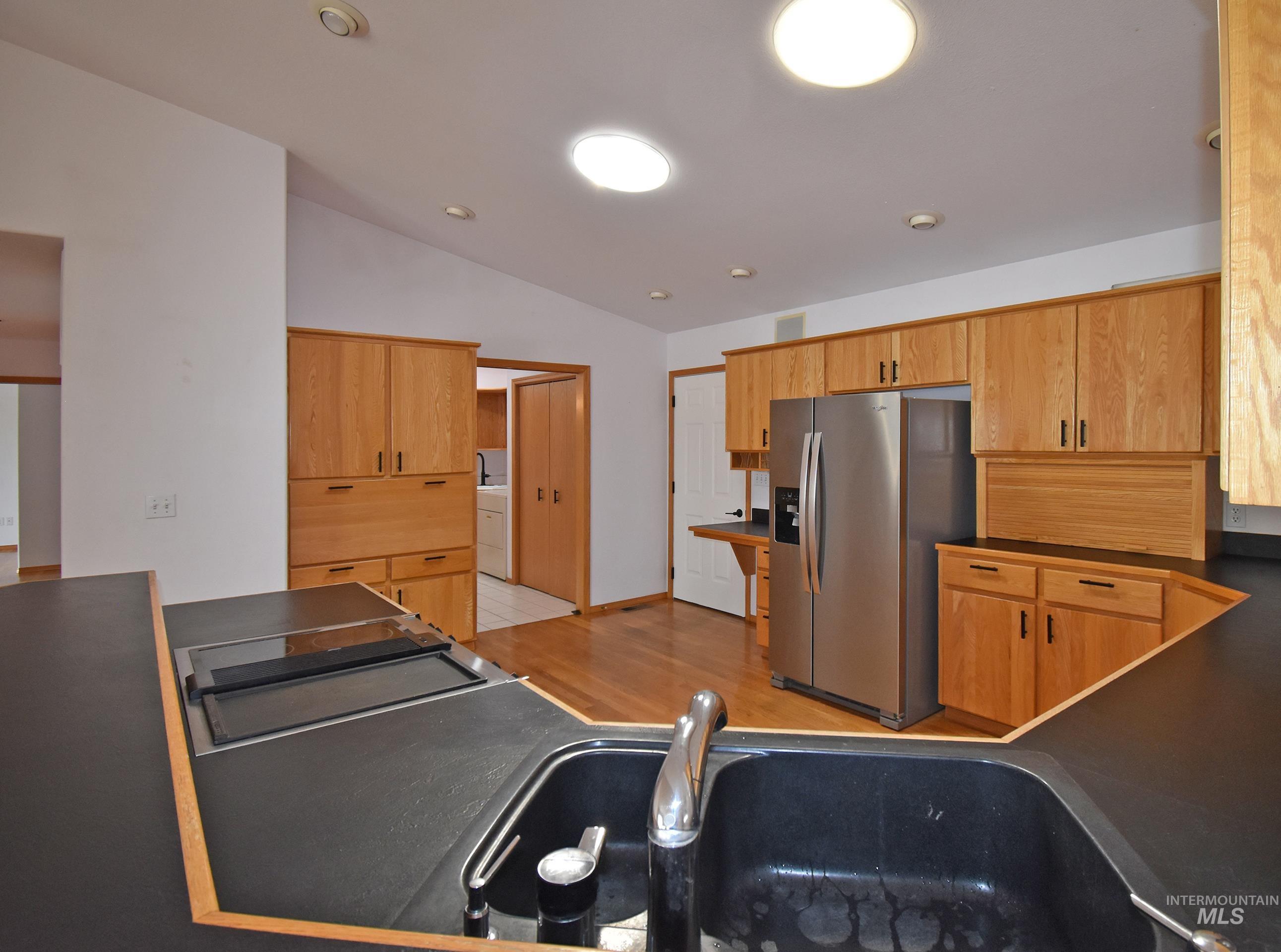 311 Kings Lane Property Photo 10