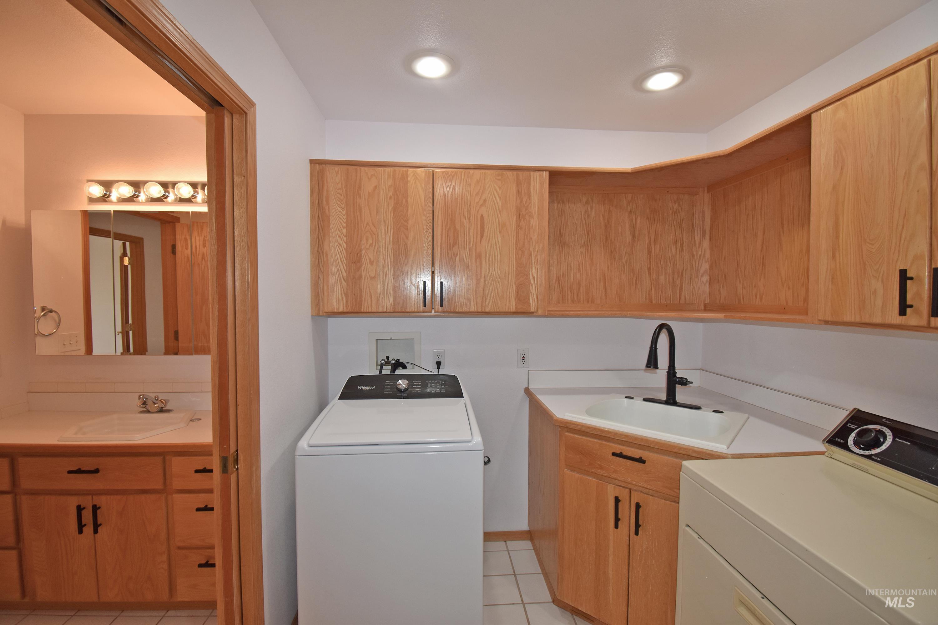311 Kings Lane Property Photo 14