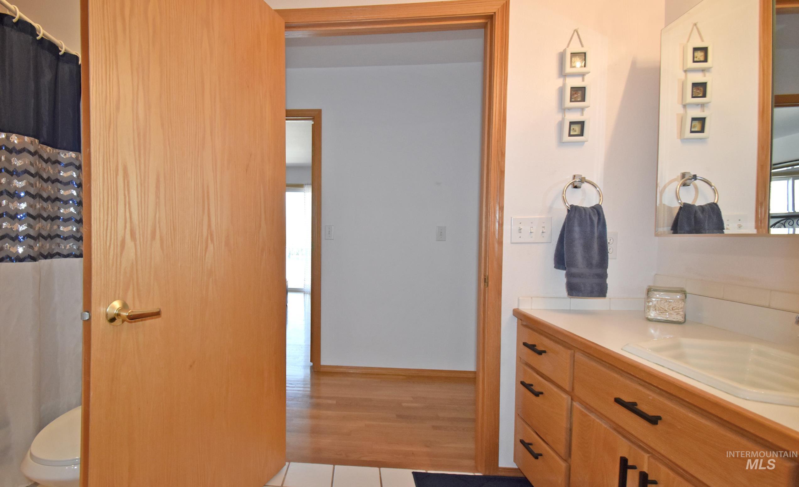 311 Kings Lane Property Photo 19