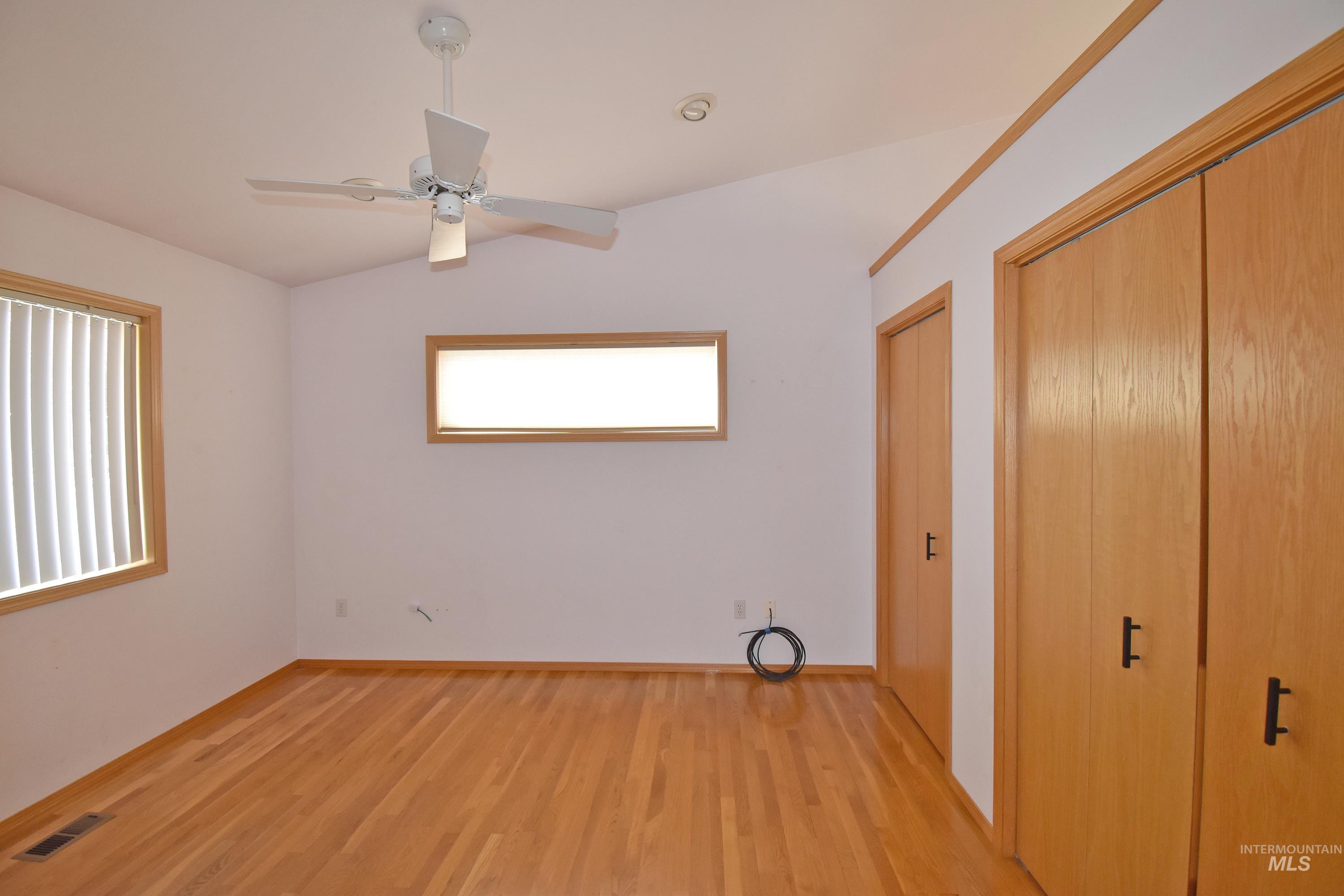 311 Kings Lane Property Photo 23