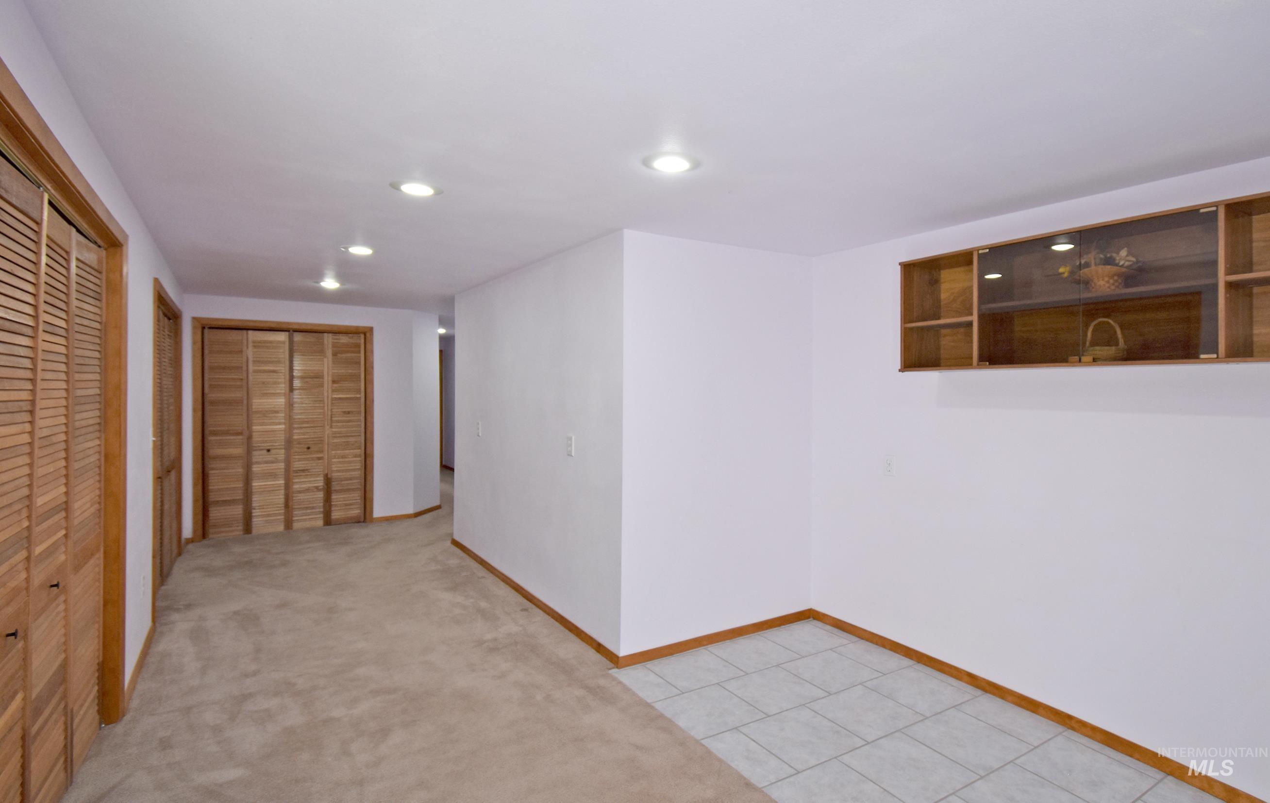 311 Kings Lane Property Photo 37