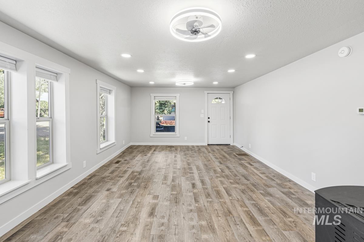 311 N School Street Property Photo 6