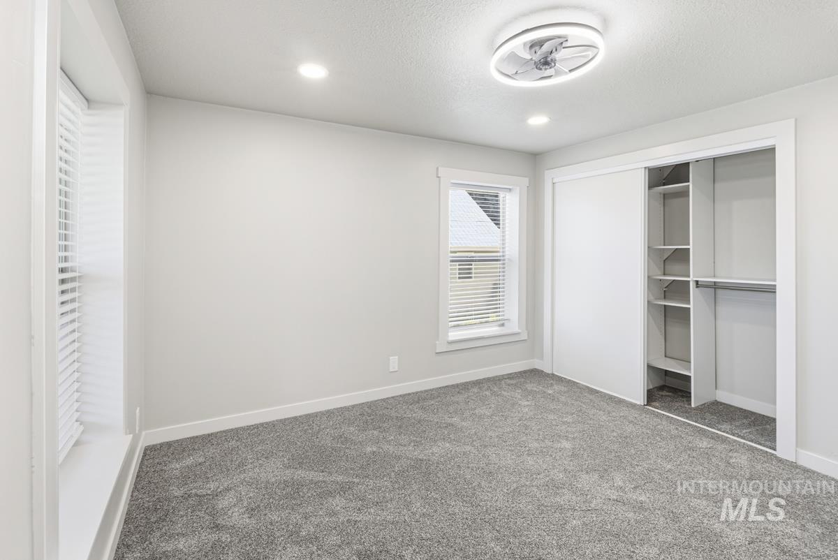 311 N School Street Property Photo 13