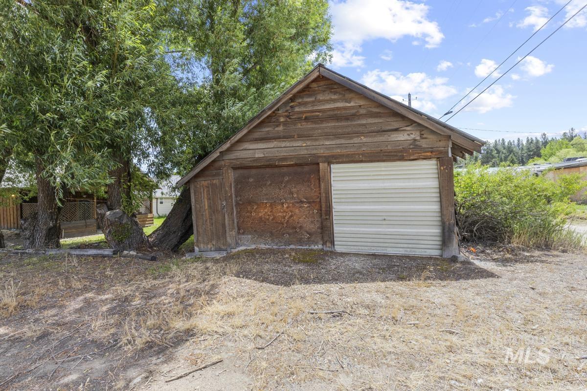311 N School Street Property Photo 35