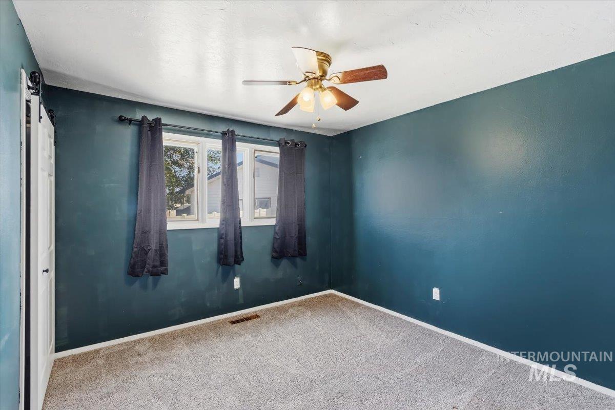 107 Rainbow Cir Property Photo 14