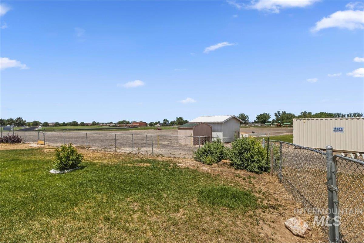 107 Rainbow Cir Property Photo 28