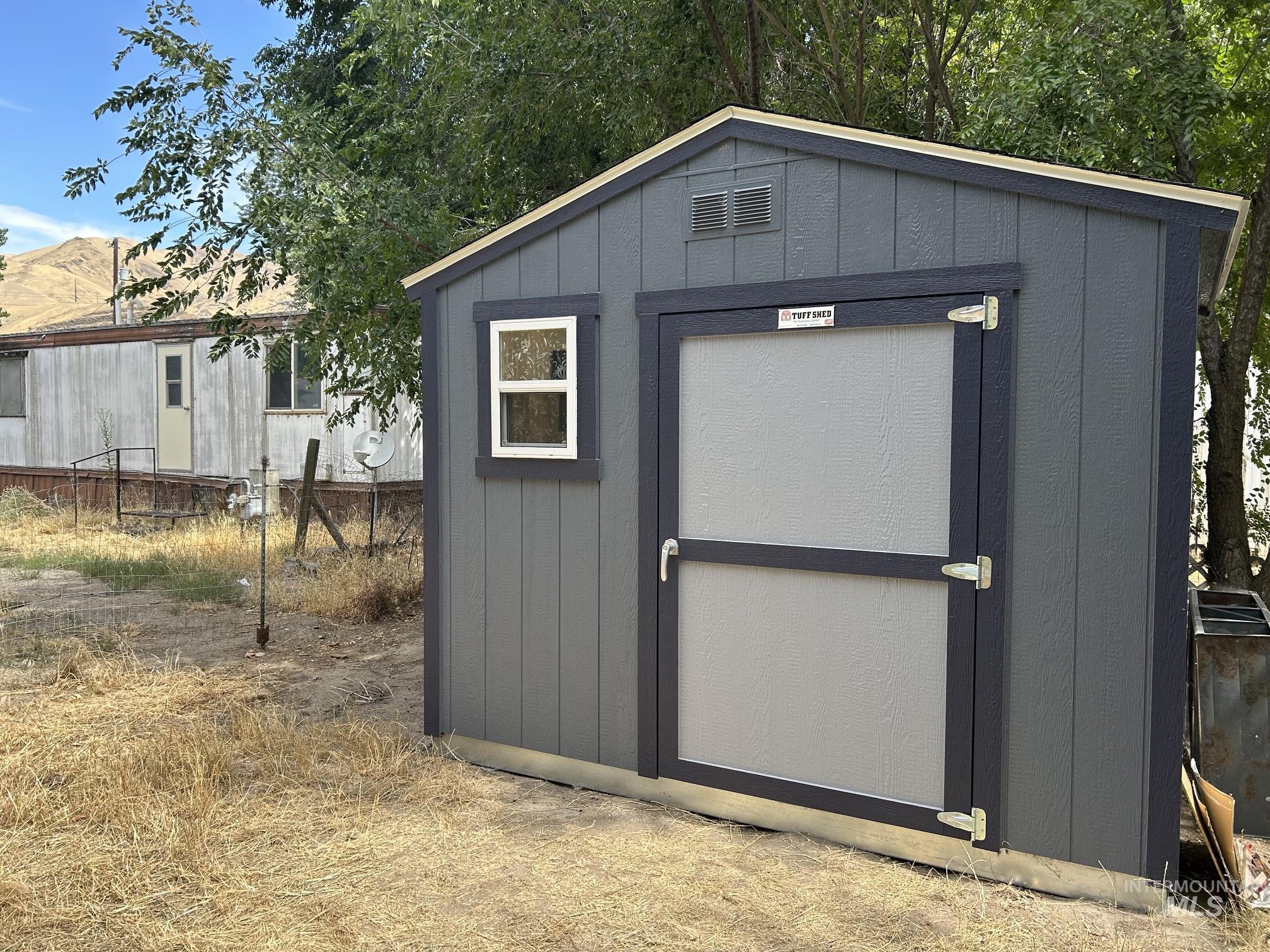 1383 Fair Street Property Photo 6