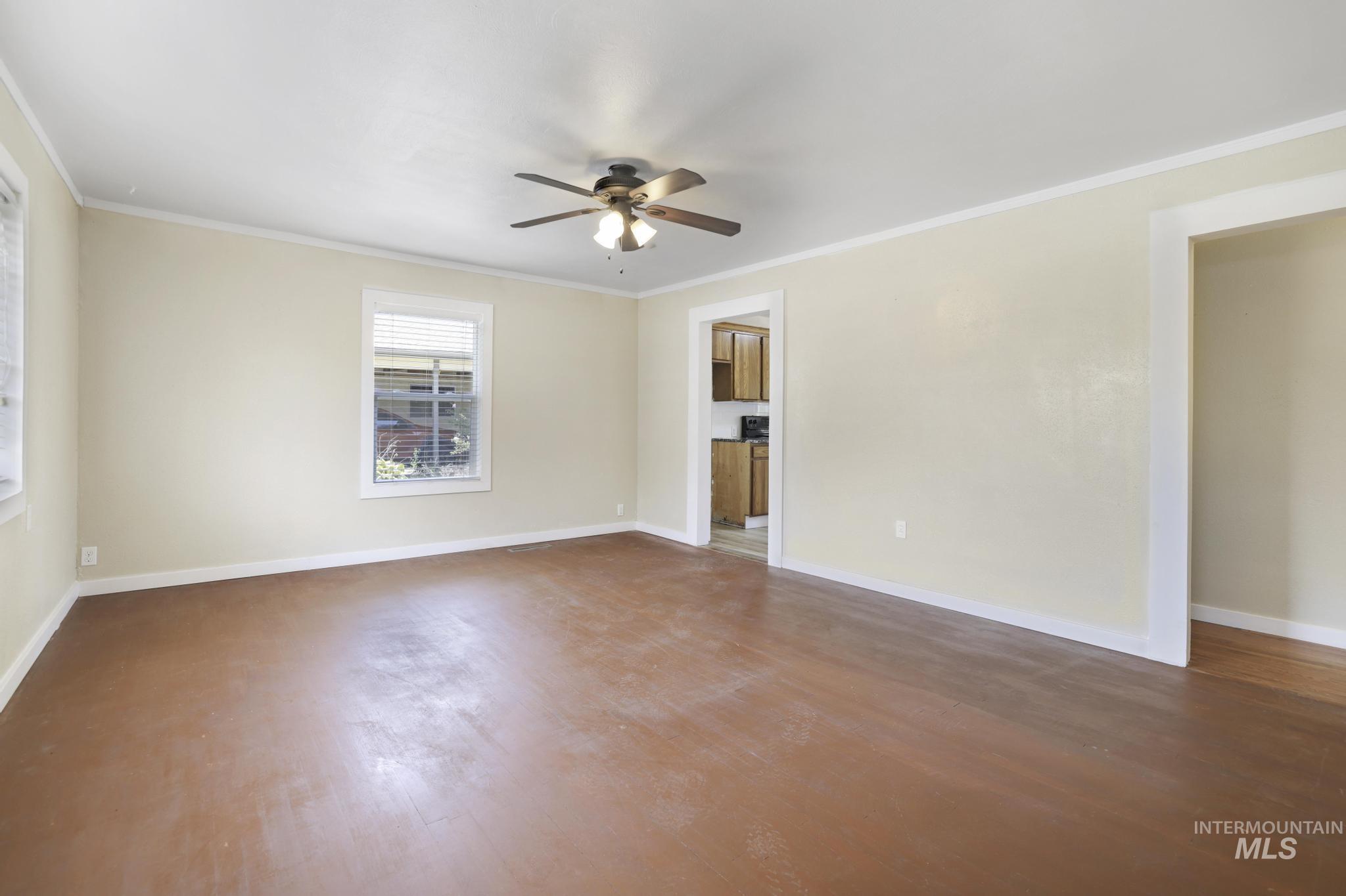 327 Monroe St Property Photo 11