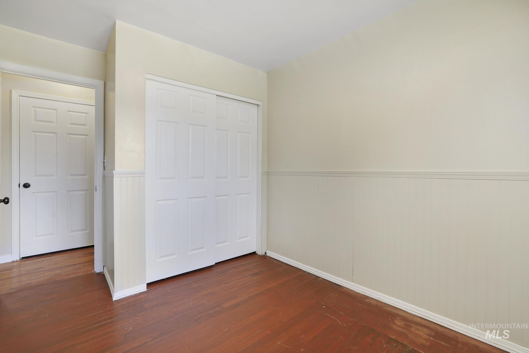 327 Monroe St Property Photo 12