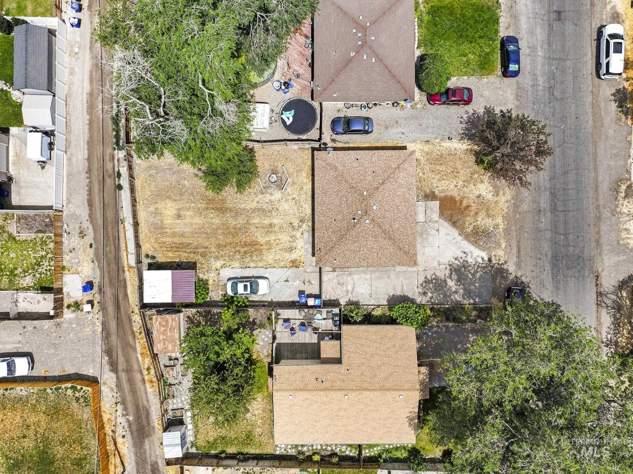 327 Monroe St Property Photo 29