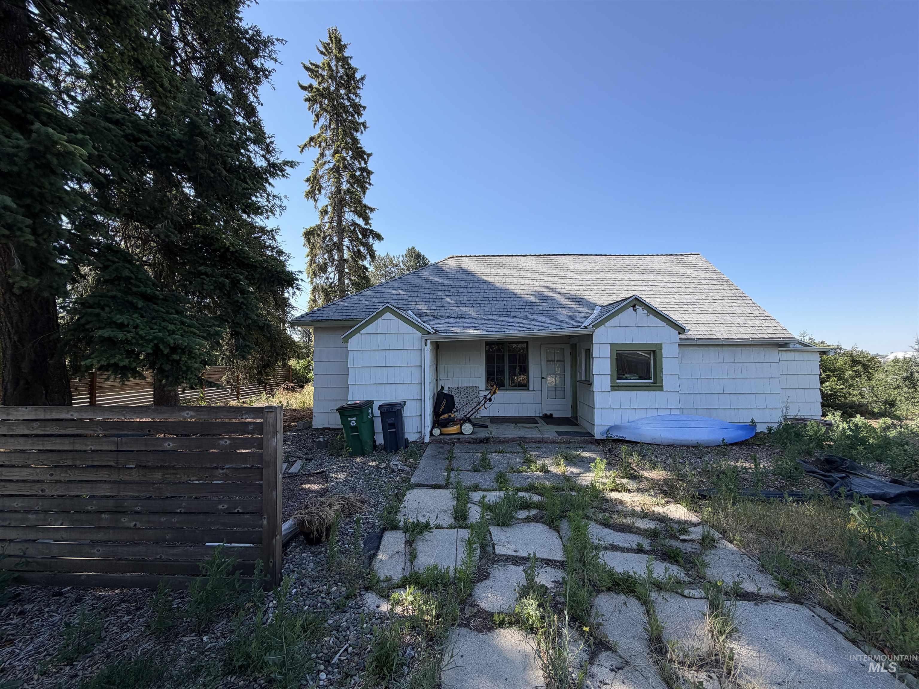 1021 Orchard Ave. Property Photo 1