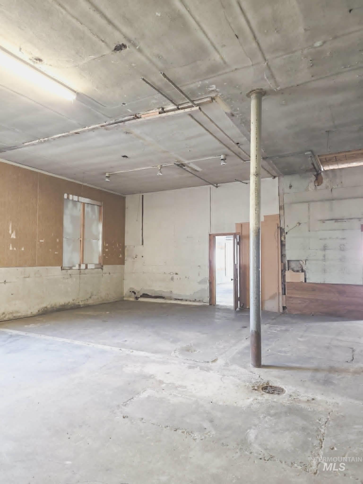 447 College Avenue Property Photo 10