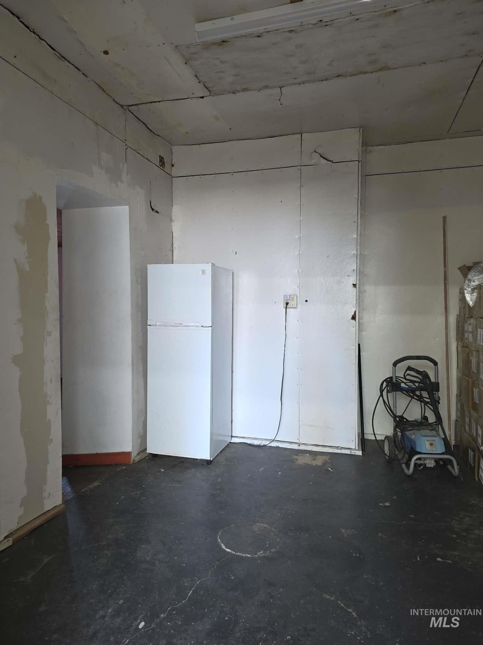 447 College Avenue Property Photo 23