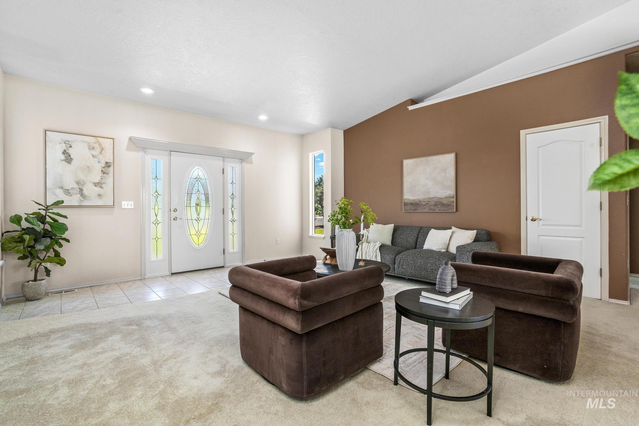 15181 Drury Lane Property Photo 8