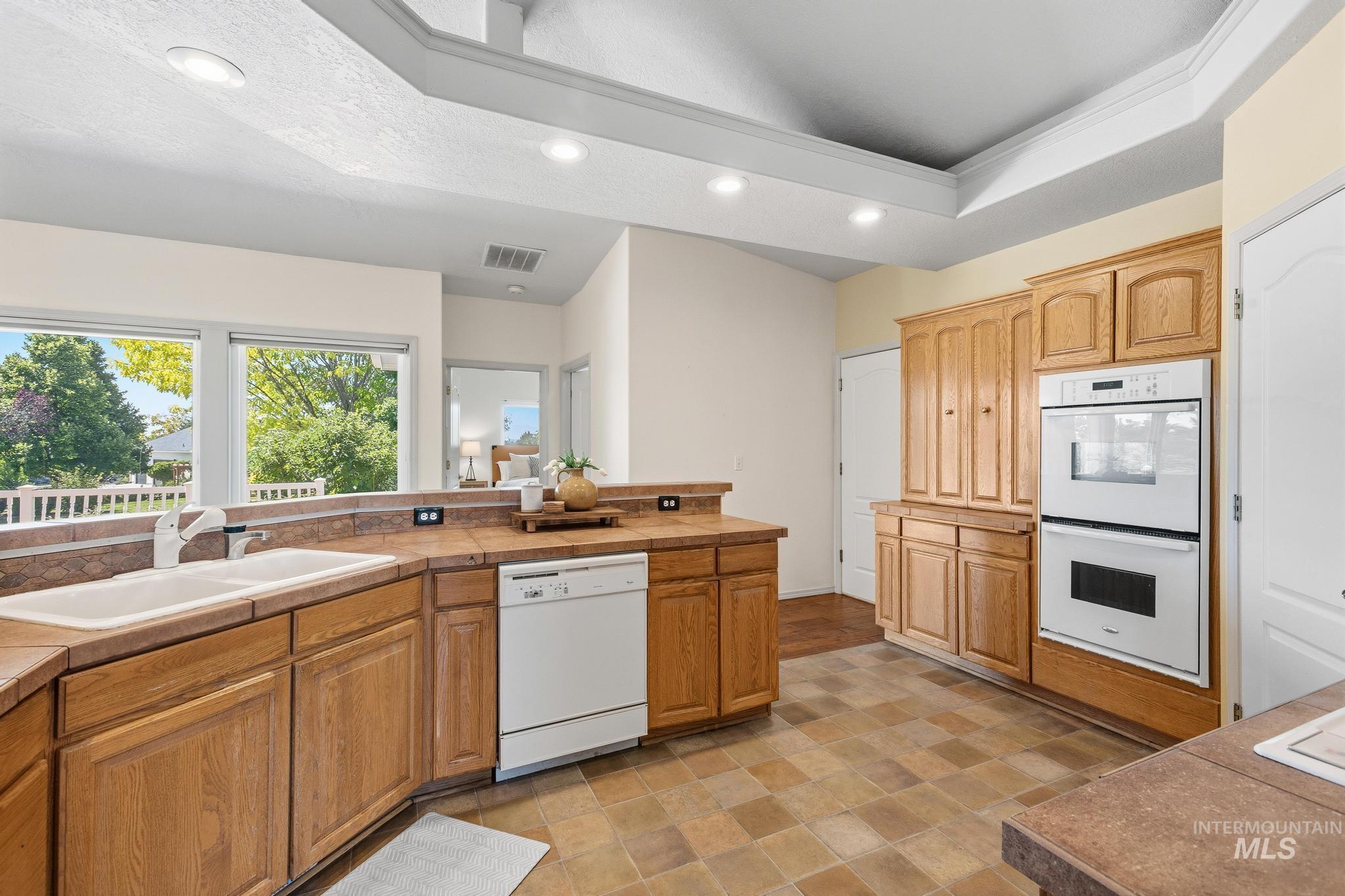 15181 Drury Lane Property Photo 17
