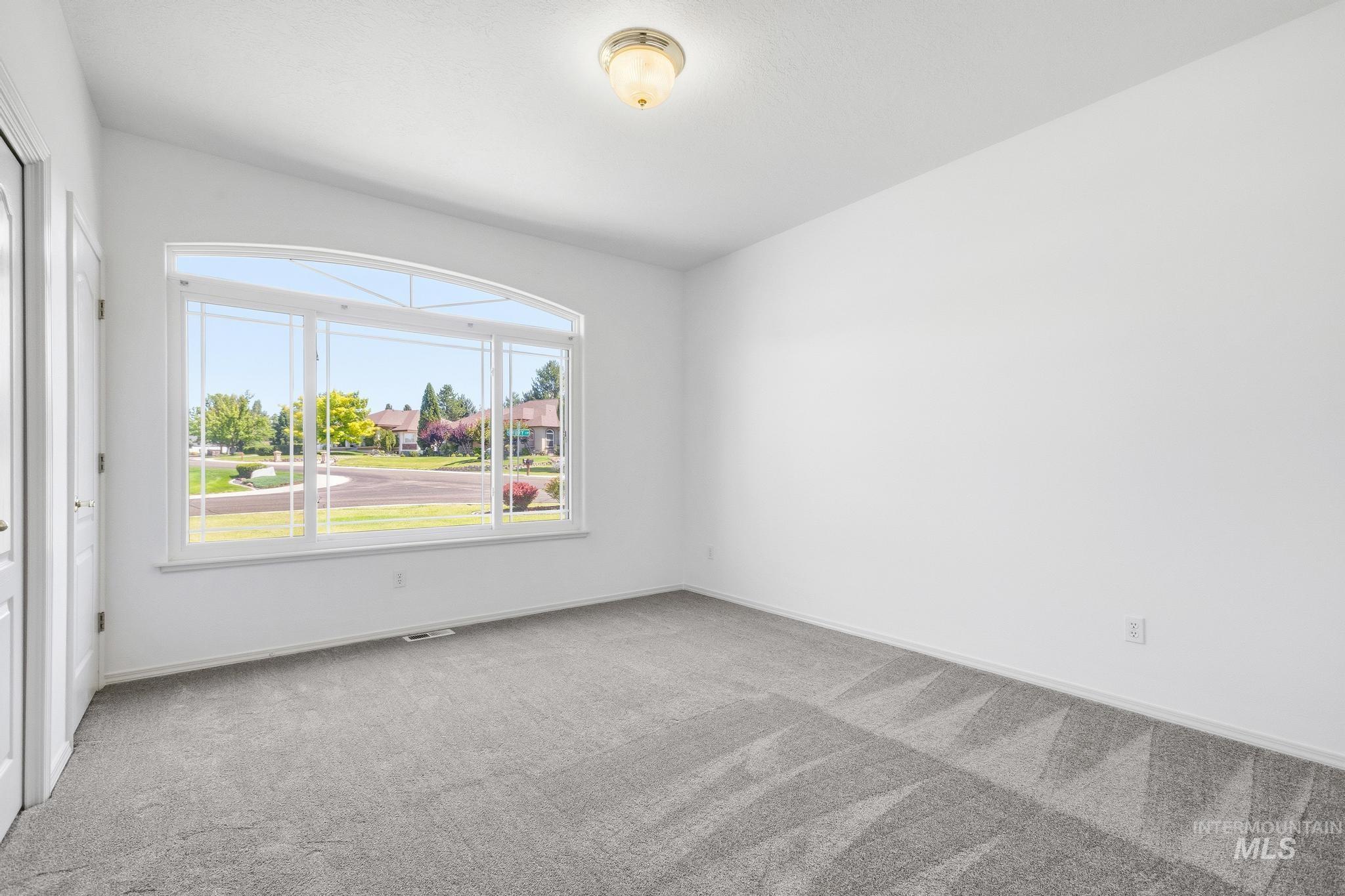 15181 Drury Lane Property Photo 29