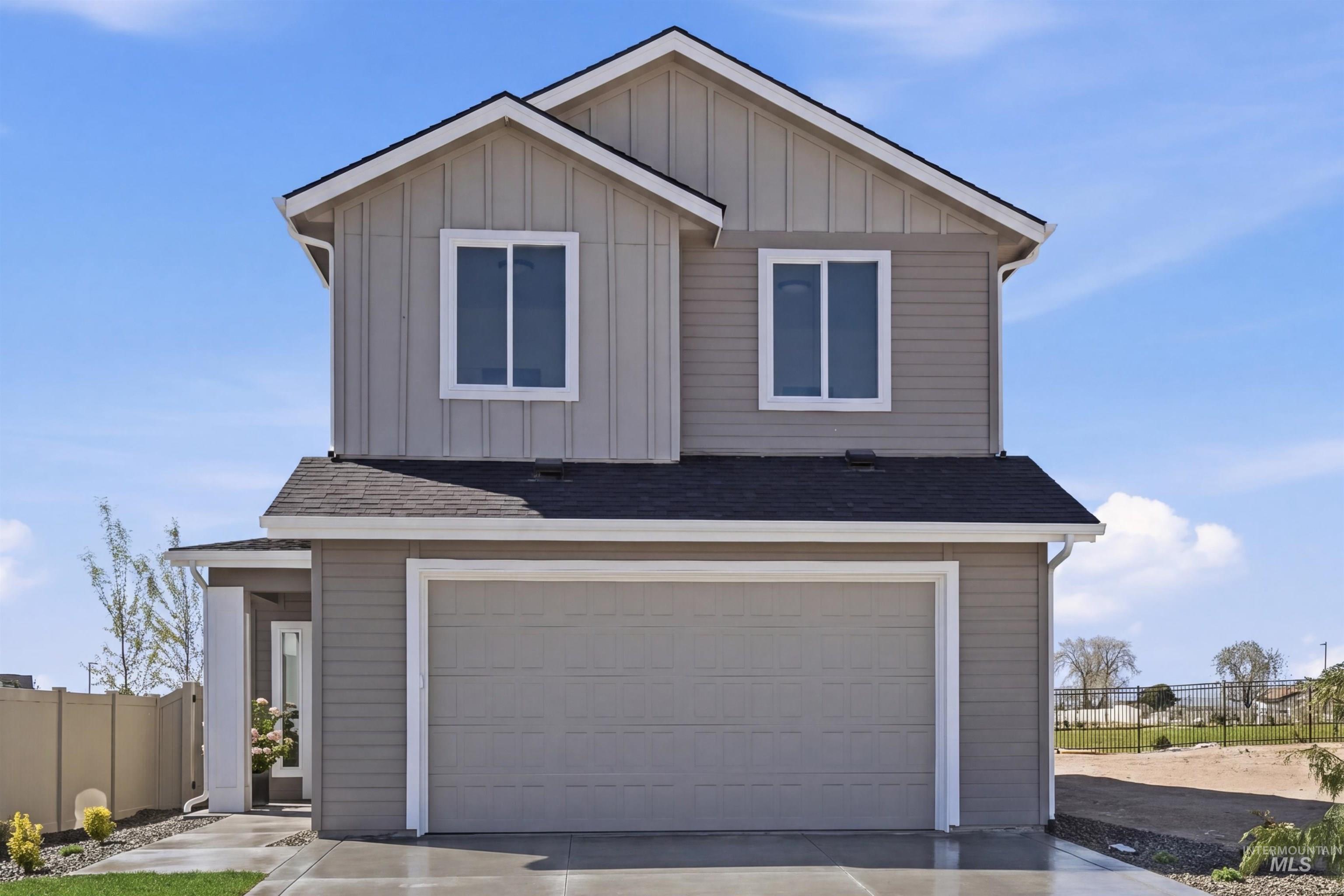 976 S Maximus Avenue Property Photo 1