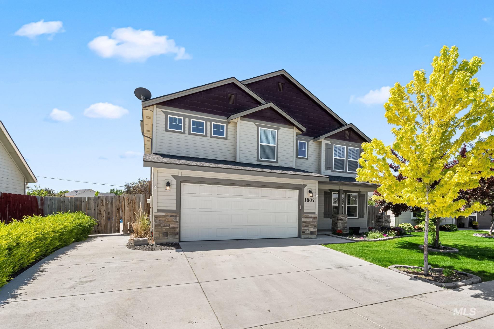 1807 W Lava Ave. Property Photo 1