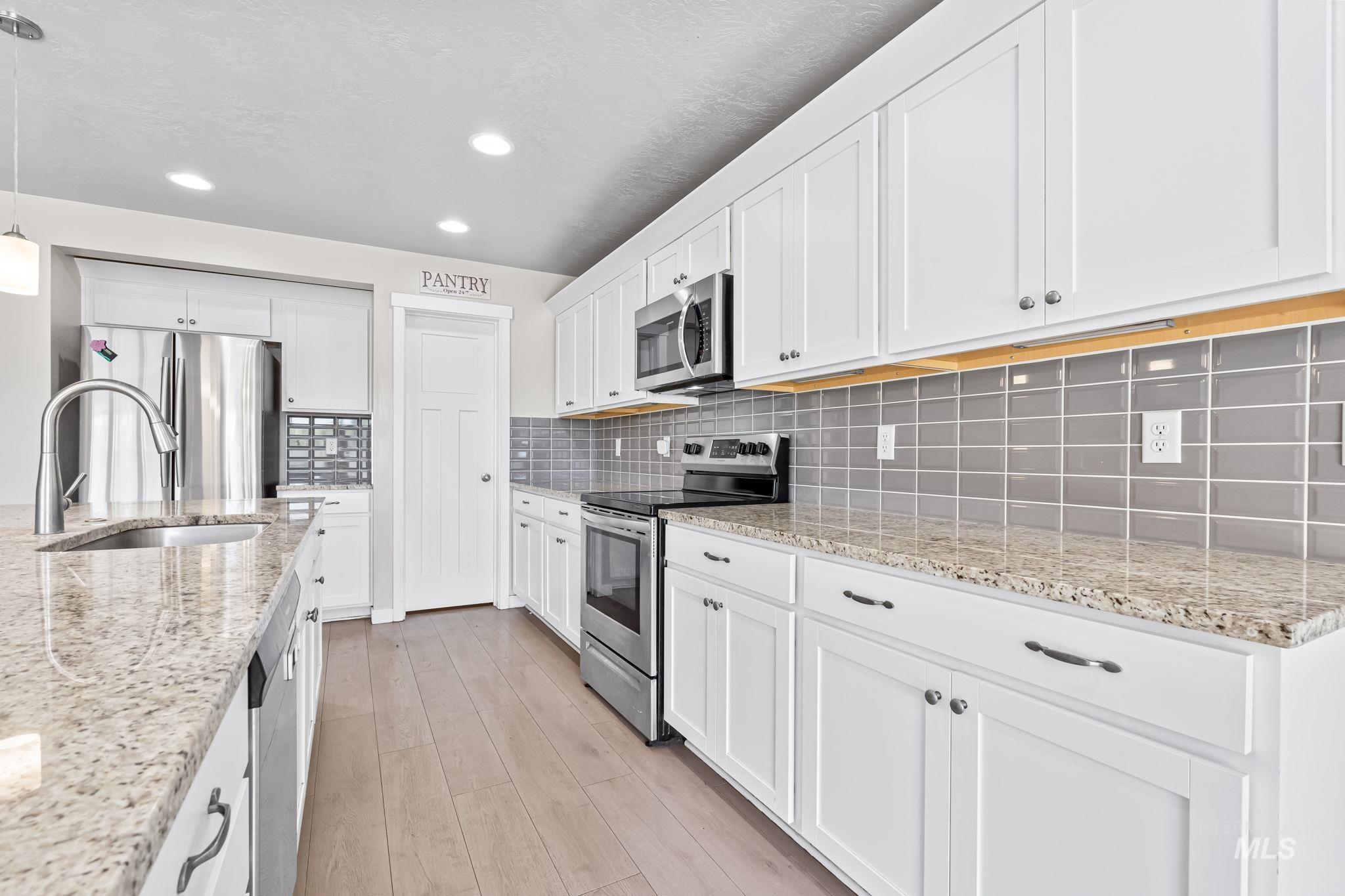1807 W Lava Ave. Property Photo 13
