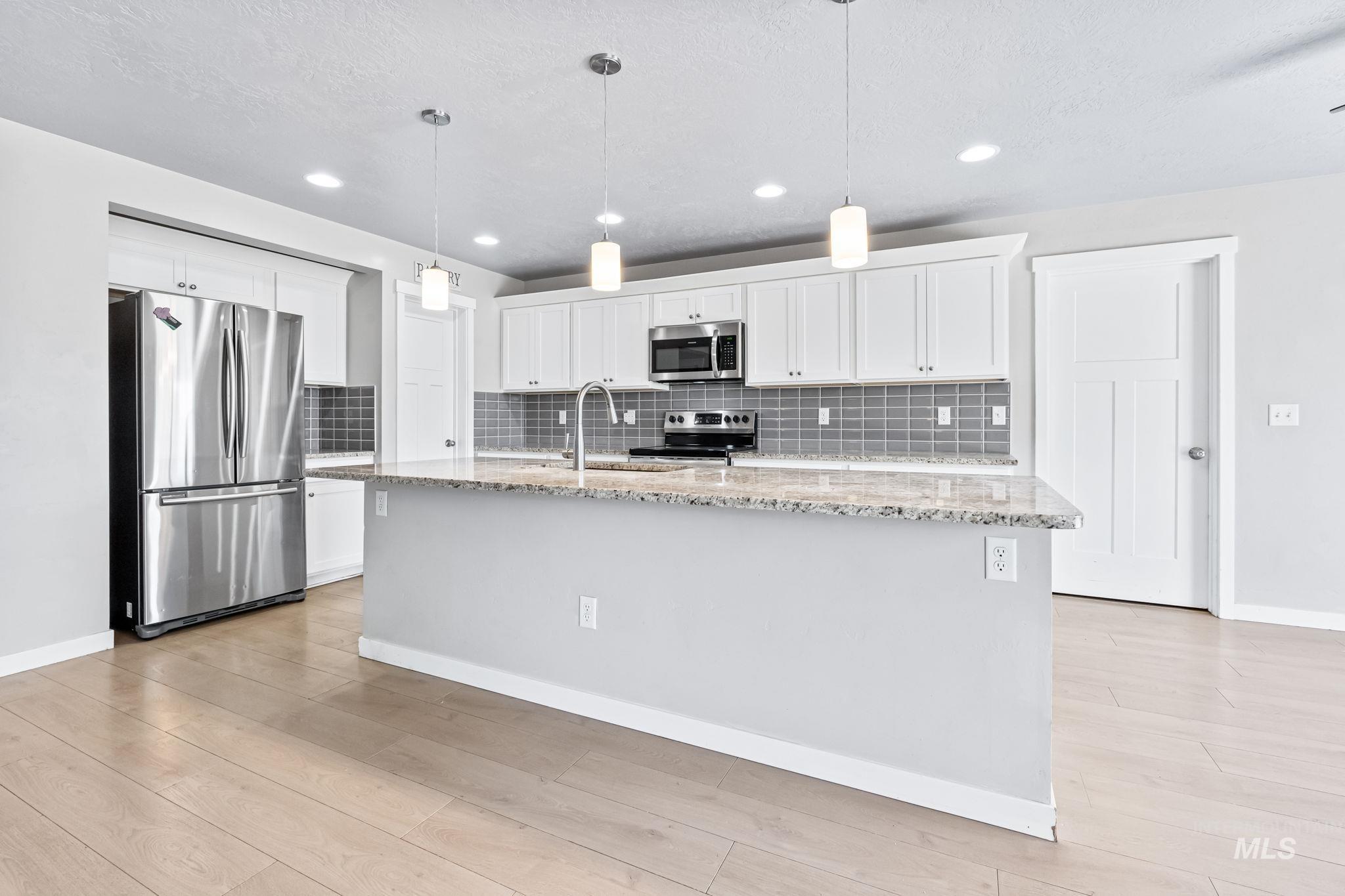 1807 W Lava Ave. Property Photo 14