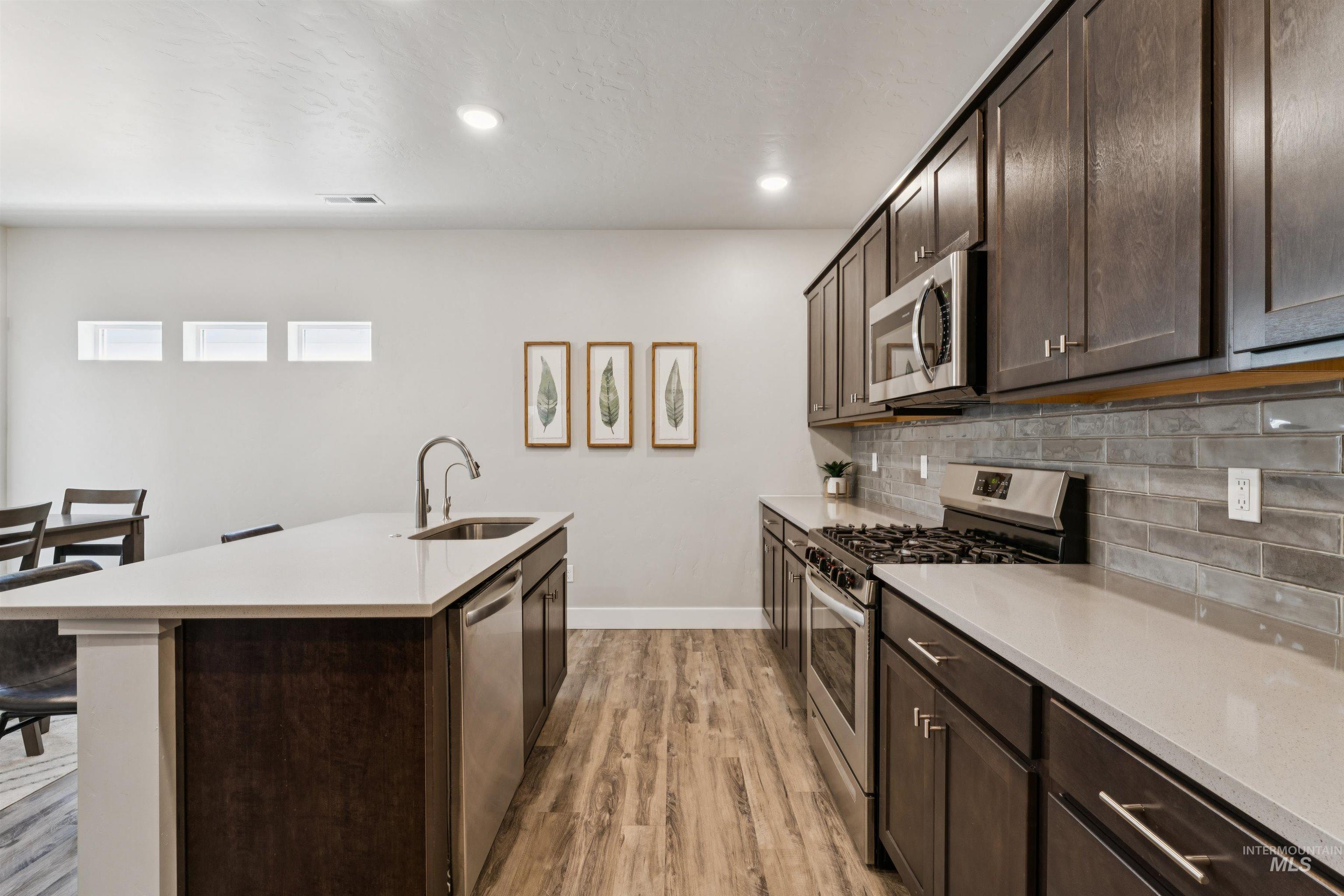 365 S Calf Creek Ave Property Photo 12