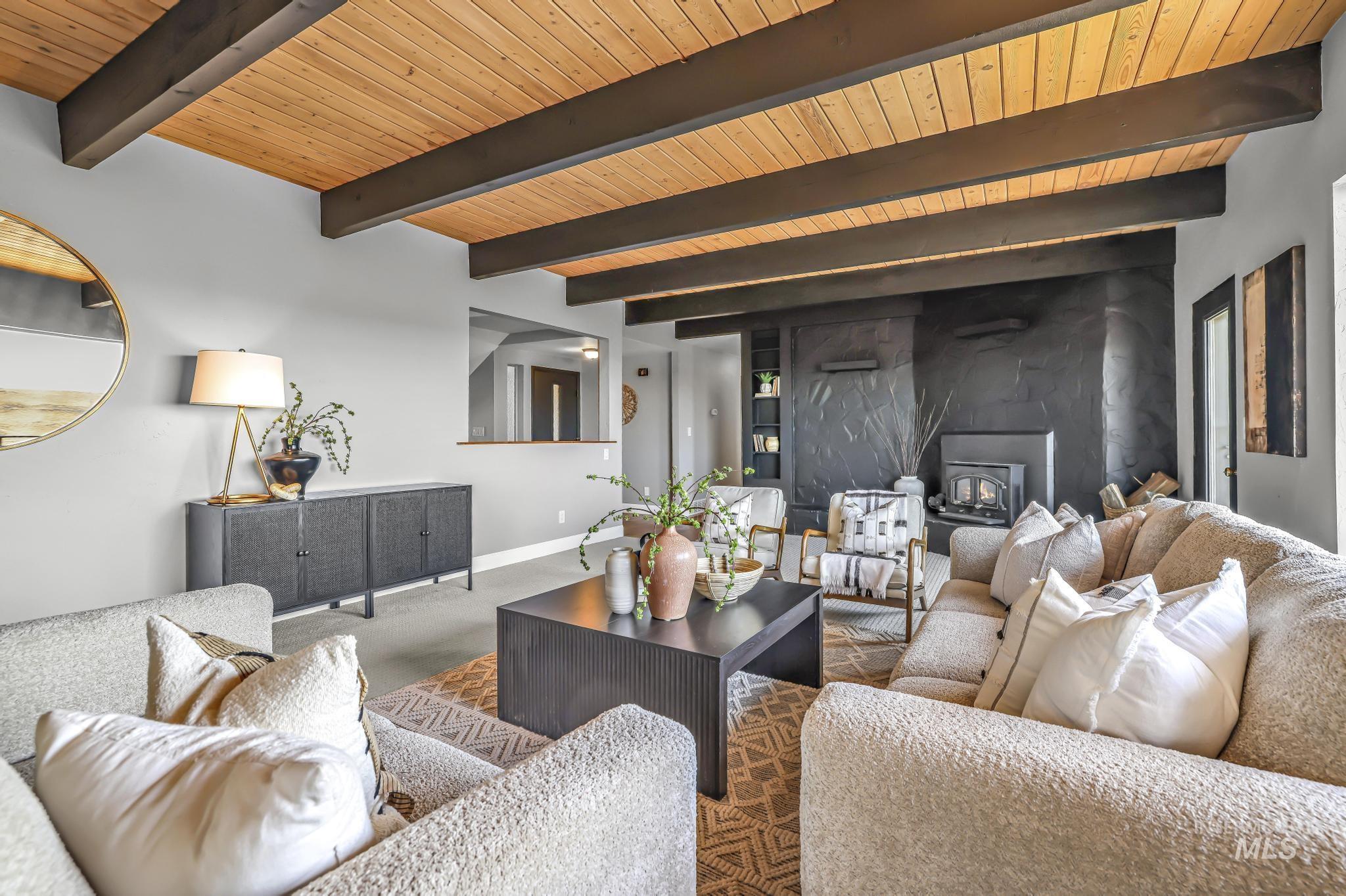 17115 Highway 30 Property Photo 7