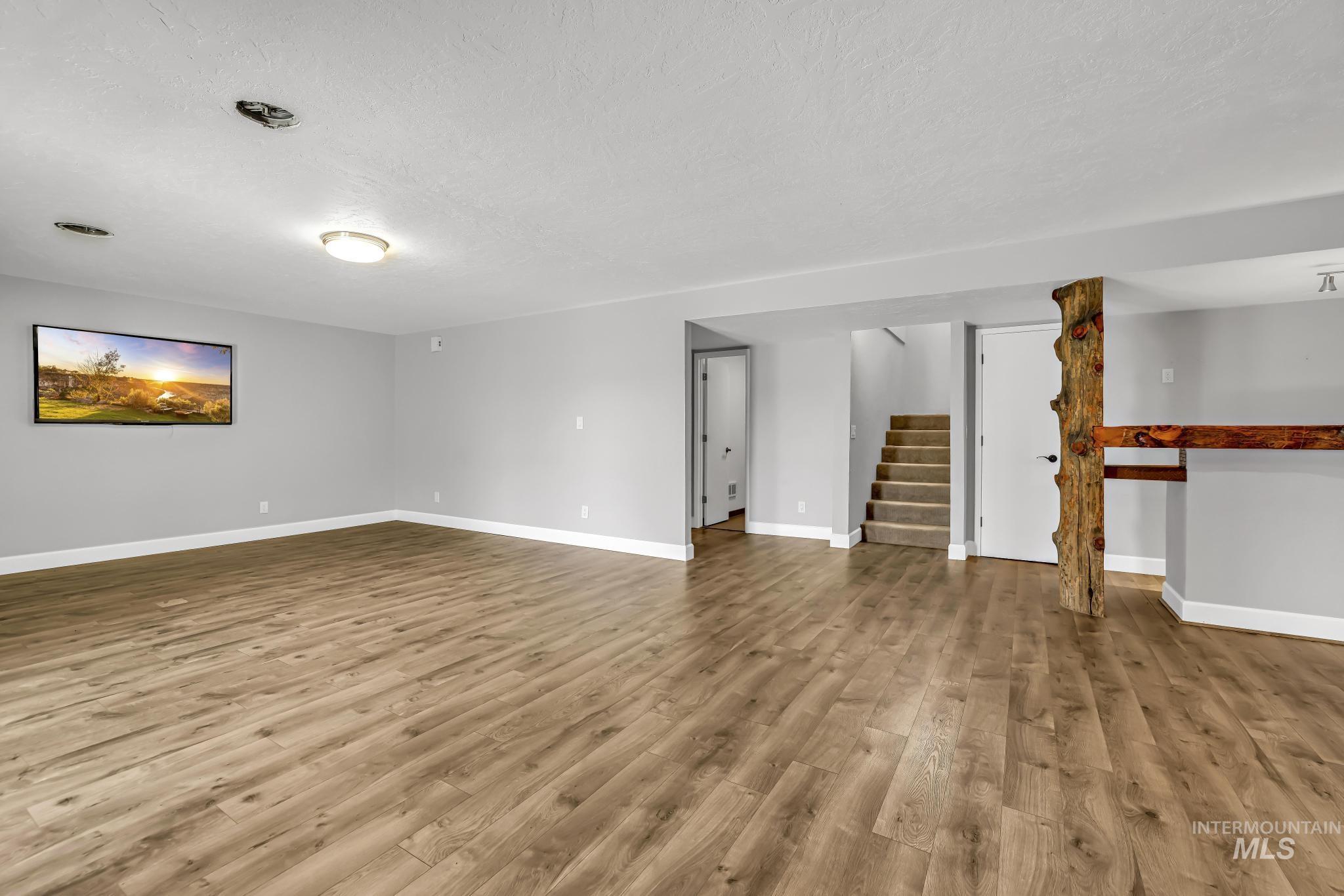 17115 Highway 30 Property Photo 29