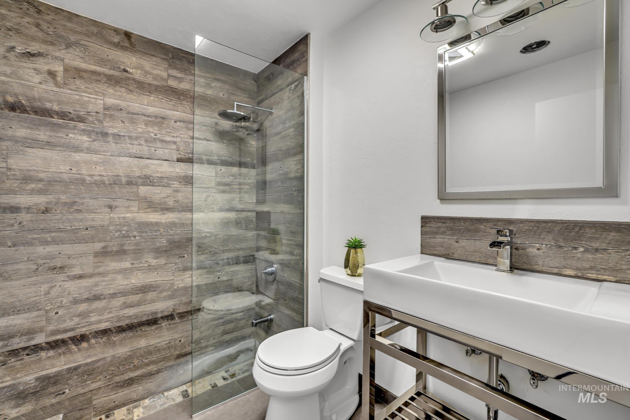 17115 Highway 30 Property Photo 33