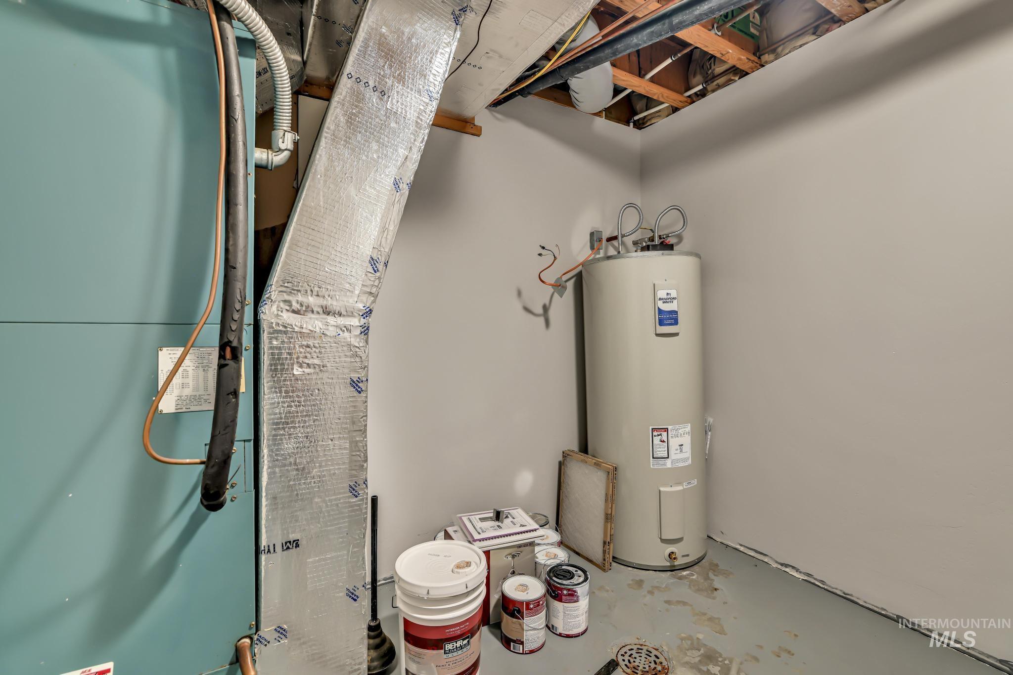 17115 Highway 30 Property Photo 36