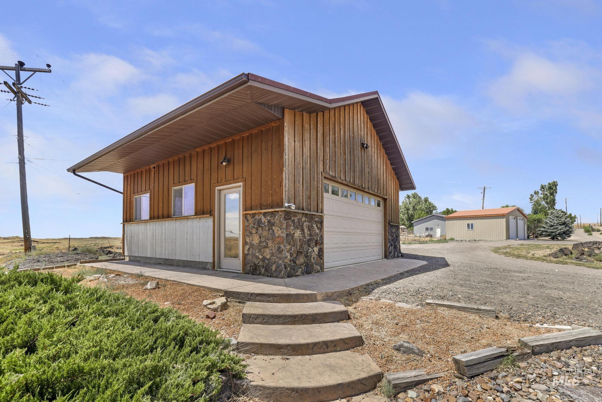 17115 Highway 30 Property Photo 48