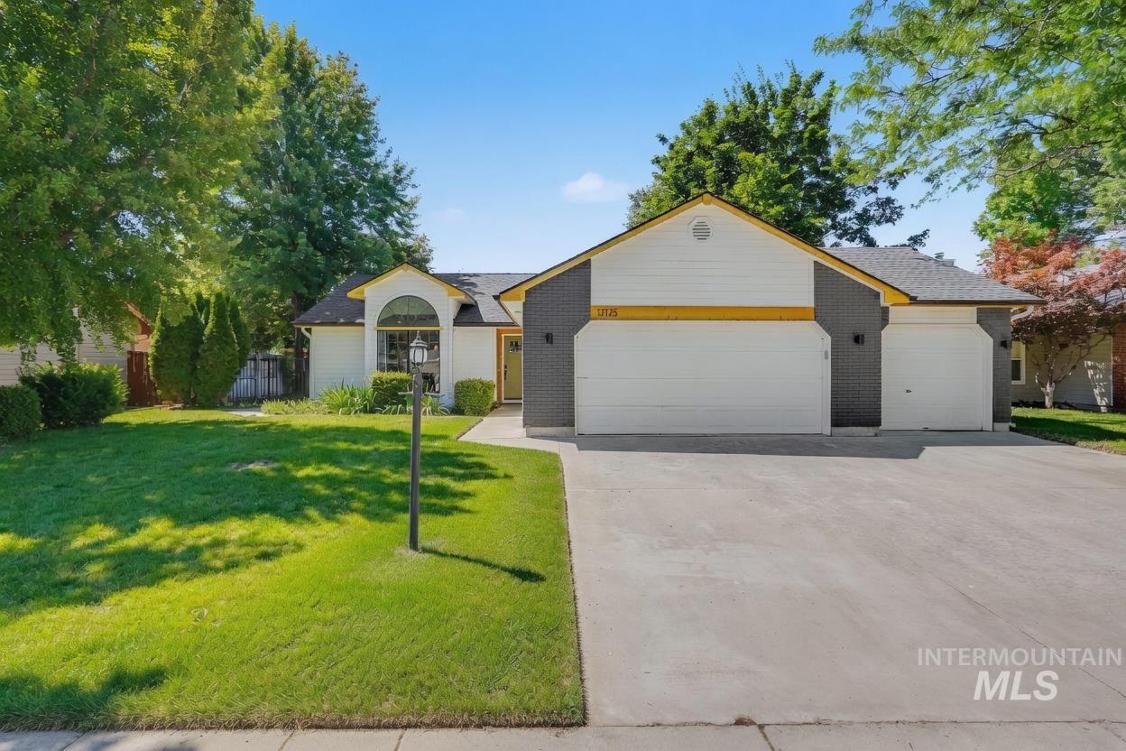 12125 W Stillwater Dr. Property Photo 1