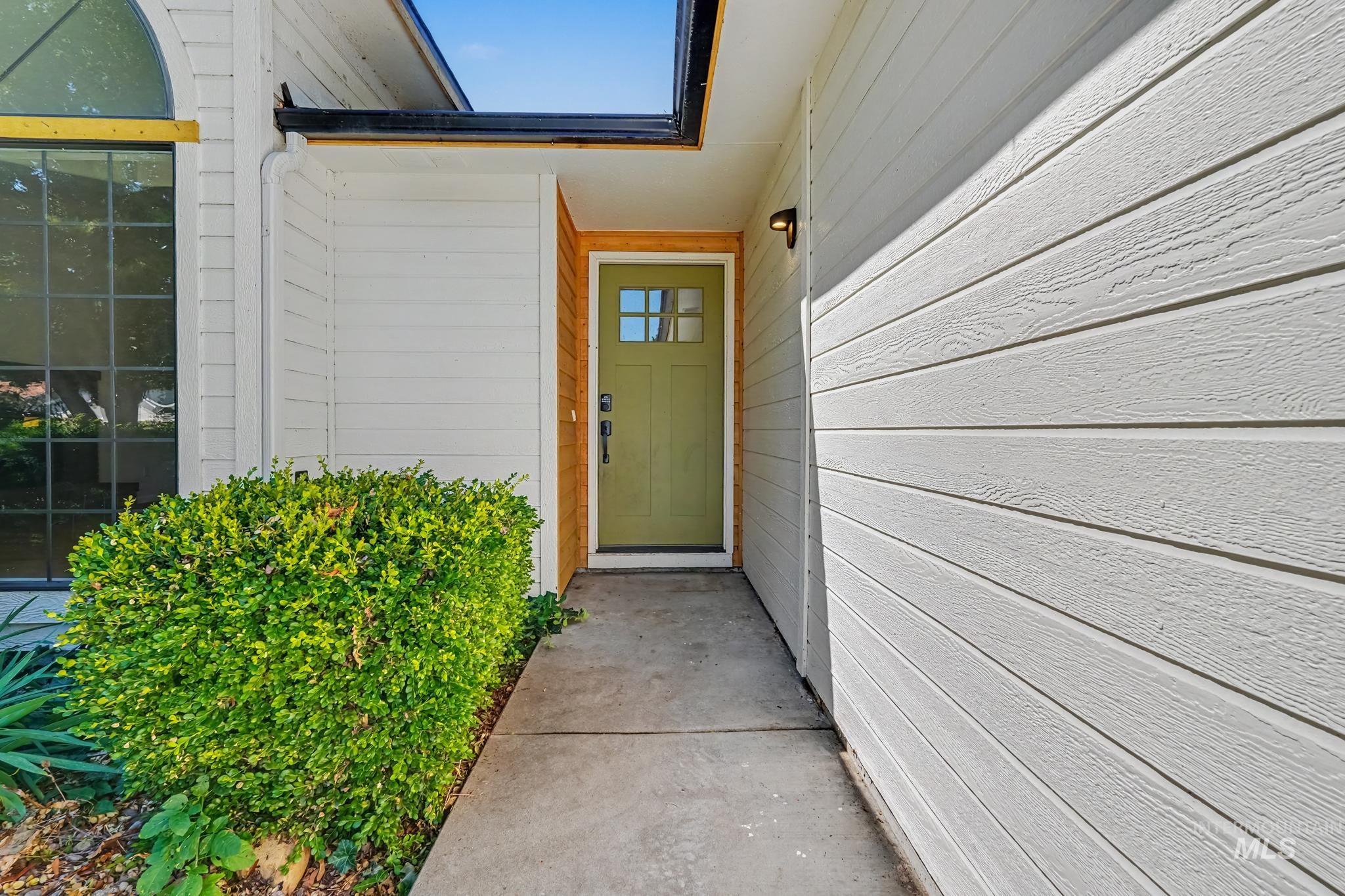 12125 W Stillwater Dr. Property Photo 3