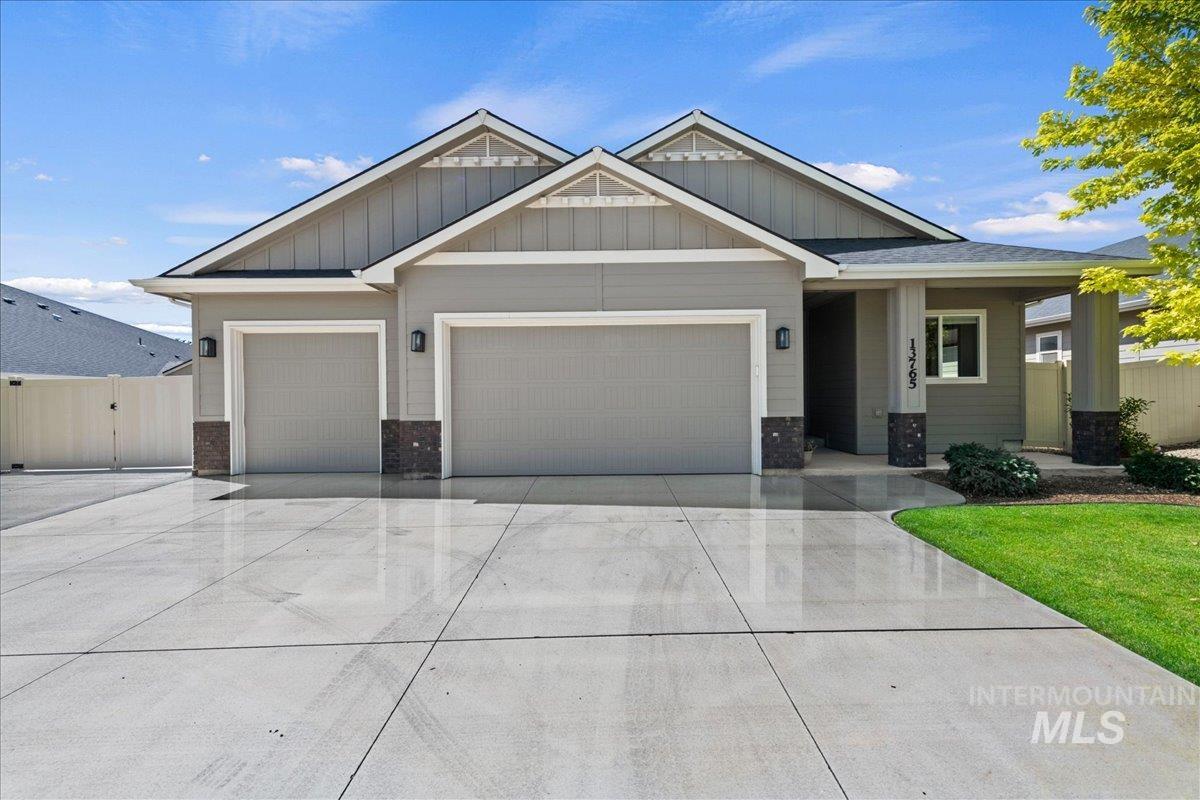 13765 Pillar Rock St Property Photo 1
