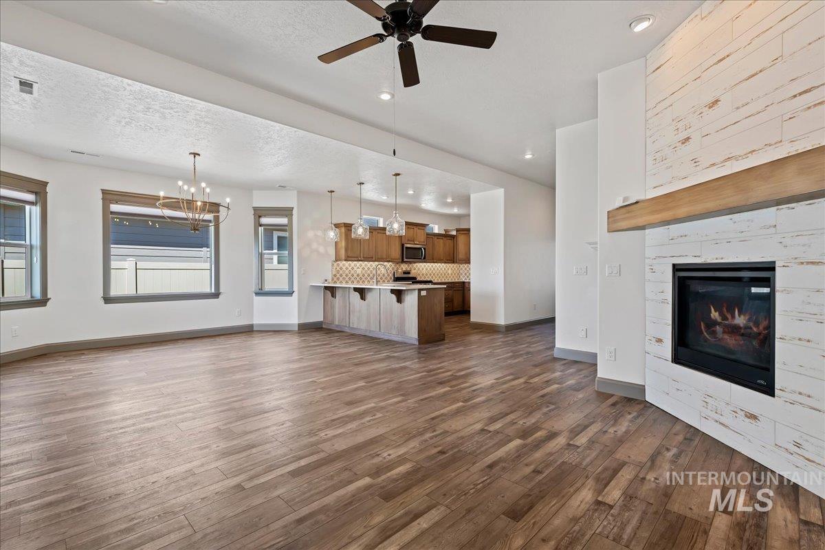 13765 Pillar Rock St Property Photo 6