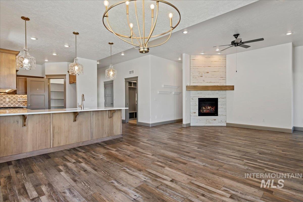 13765 Pillar Rock St Property Photo 7