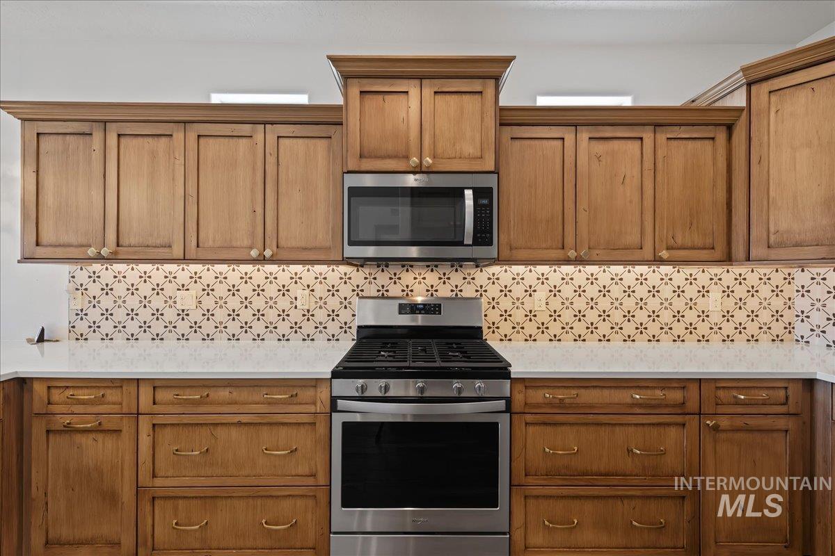 13765 Pillar Rock St Property Photo 12