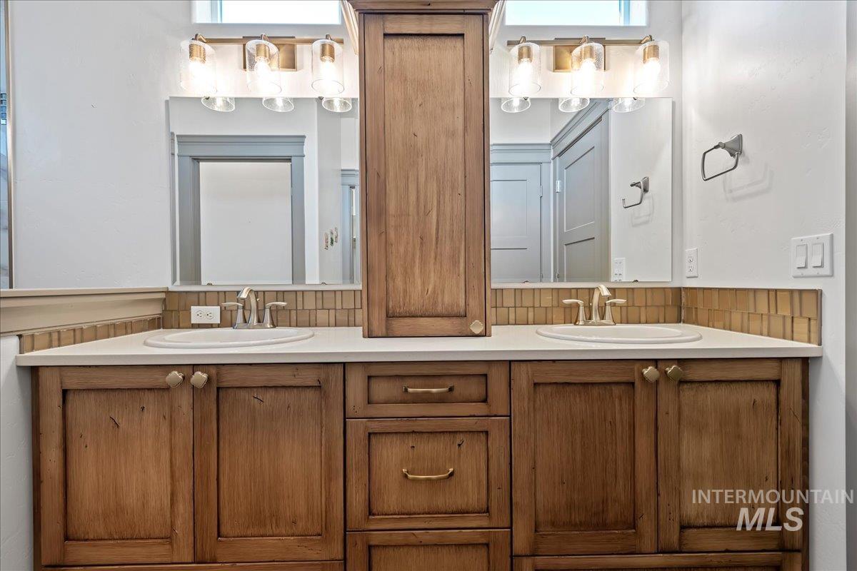 13765 Pillar Rock St Property Photo 18